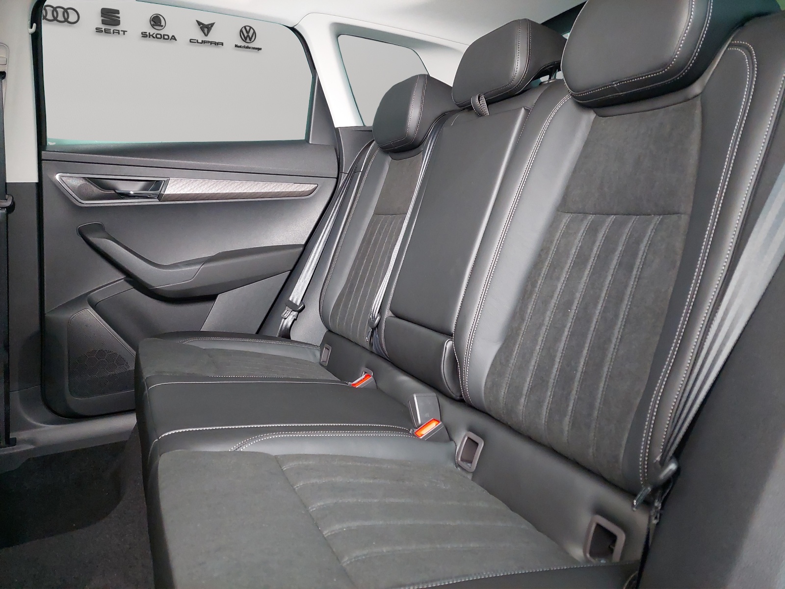 SKODA Karoq 1.5 TSI Dynamic DSG-image-8