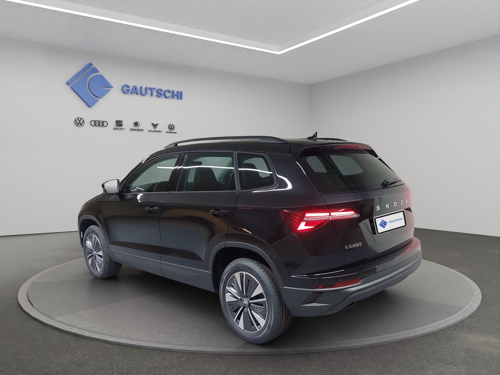 SKODA Karoq 1.5 TSI Dynamic DSG-image-2