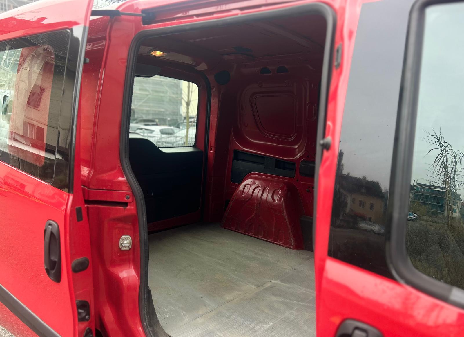 OPEL Combo 1.4 CNG Turbo ecoFLEX 2.4 L2H1-showroom-element-2