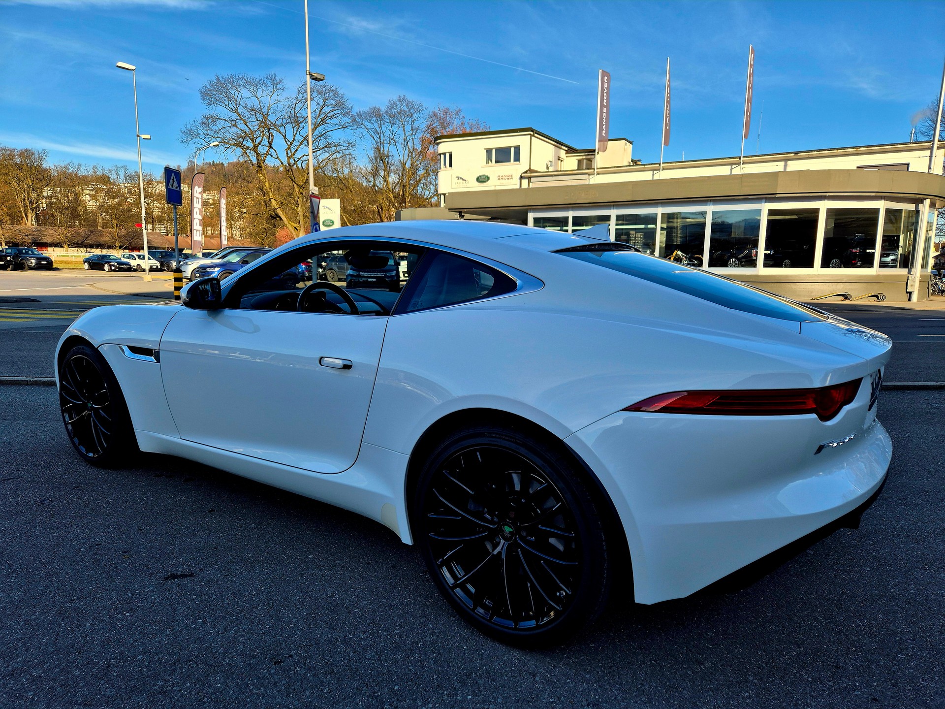 JAGUAR F-Type Coupé 3.0 V6-image-2