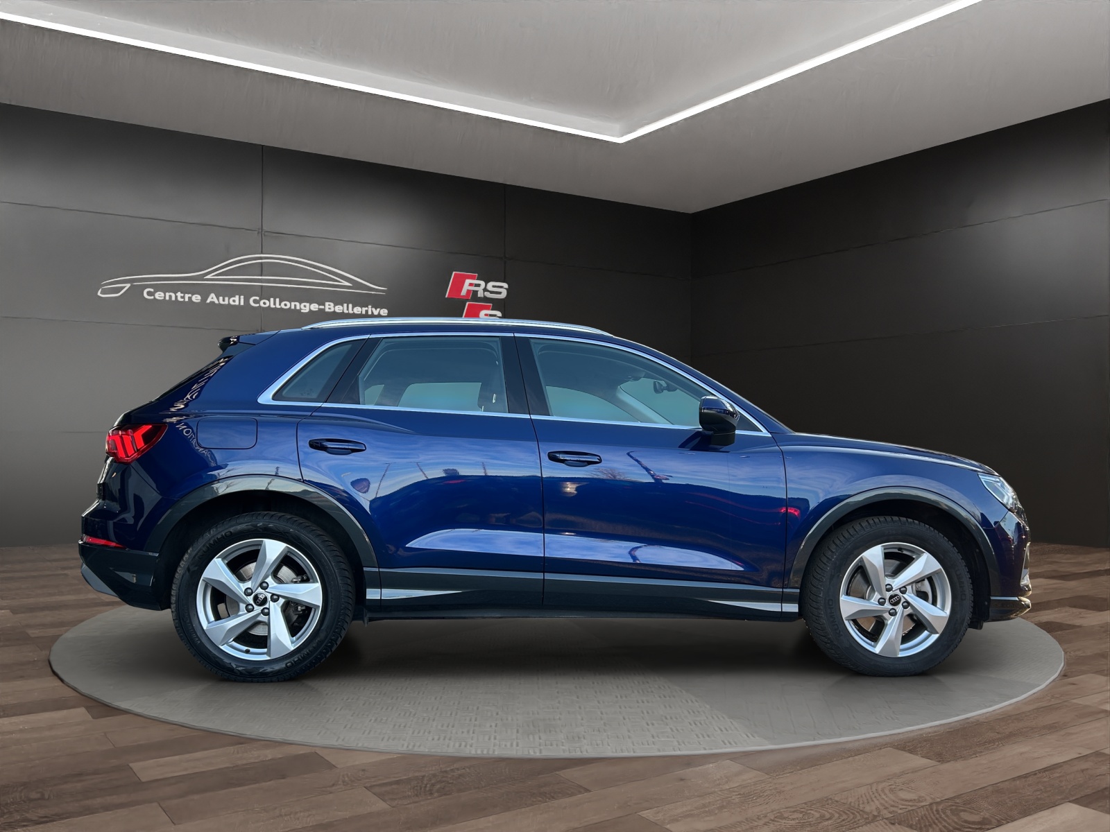 AUDI Q3 40 TFSI advanced quattro S-tronic-image-6