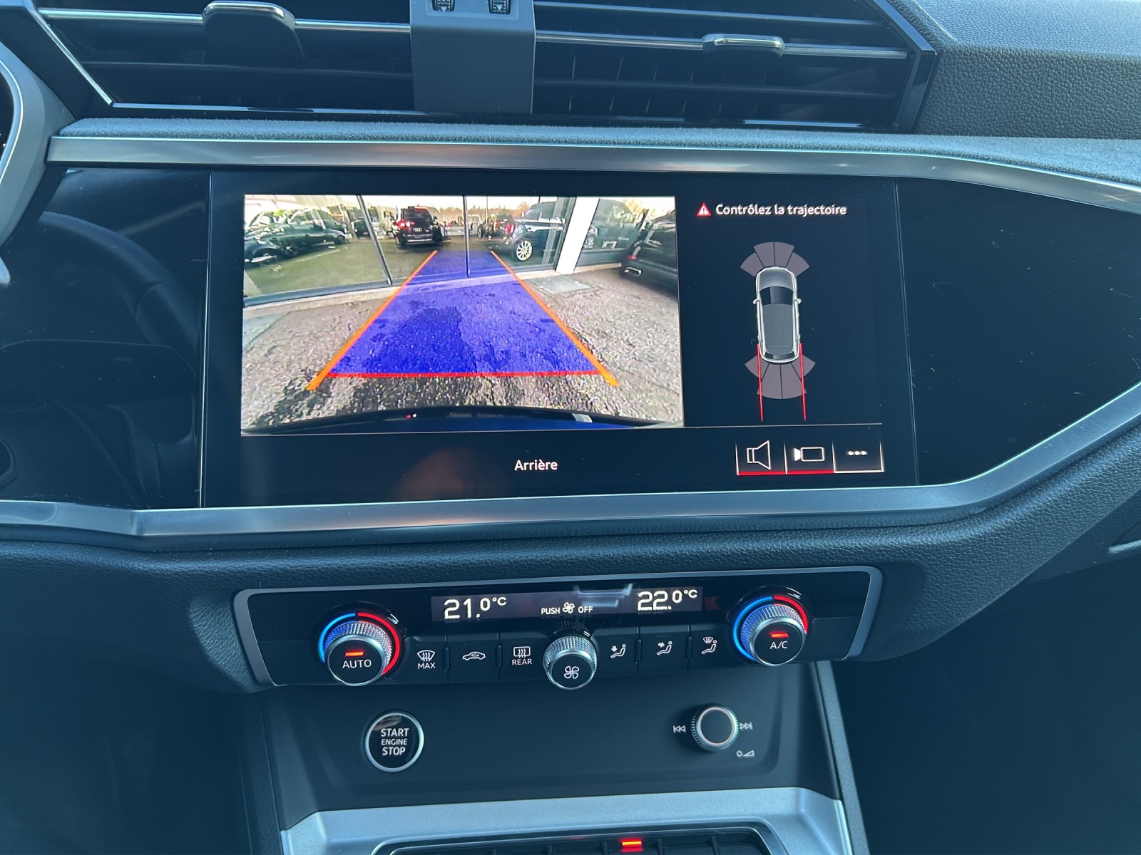 AUDI Q3 40 TFSI advanced quattro S-tronic-image-13