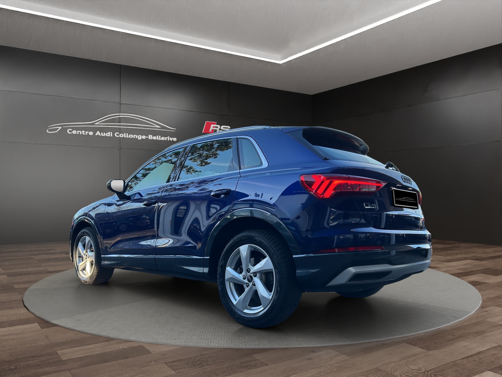AUDI Q3 40 TFSI advanced quattro S-tronic-image-3
