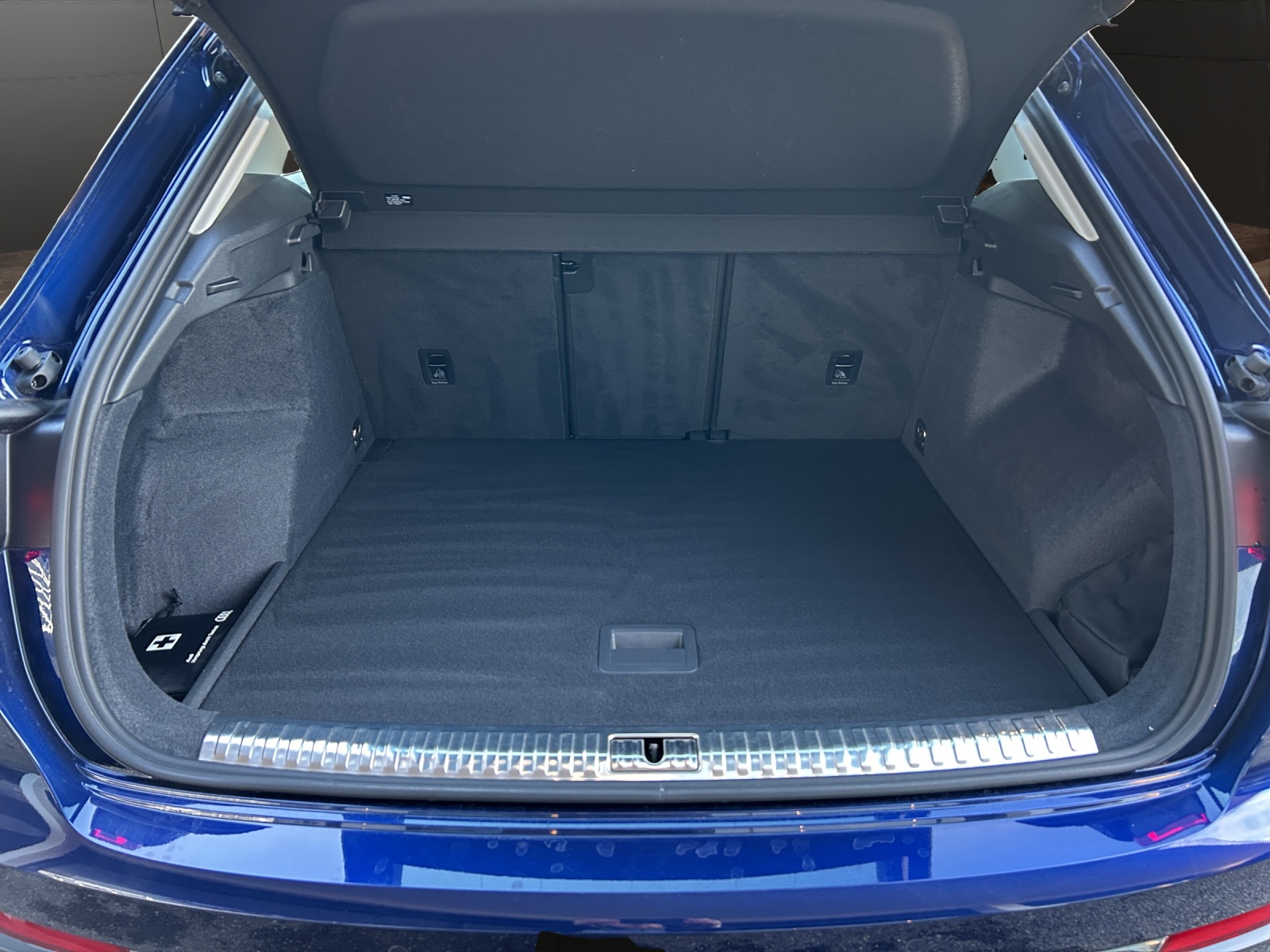AUDI Q3 40 TFSI advanced quattro S-tronic-image-17