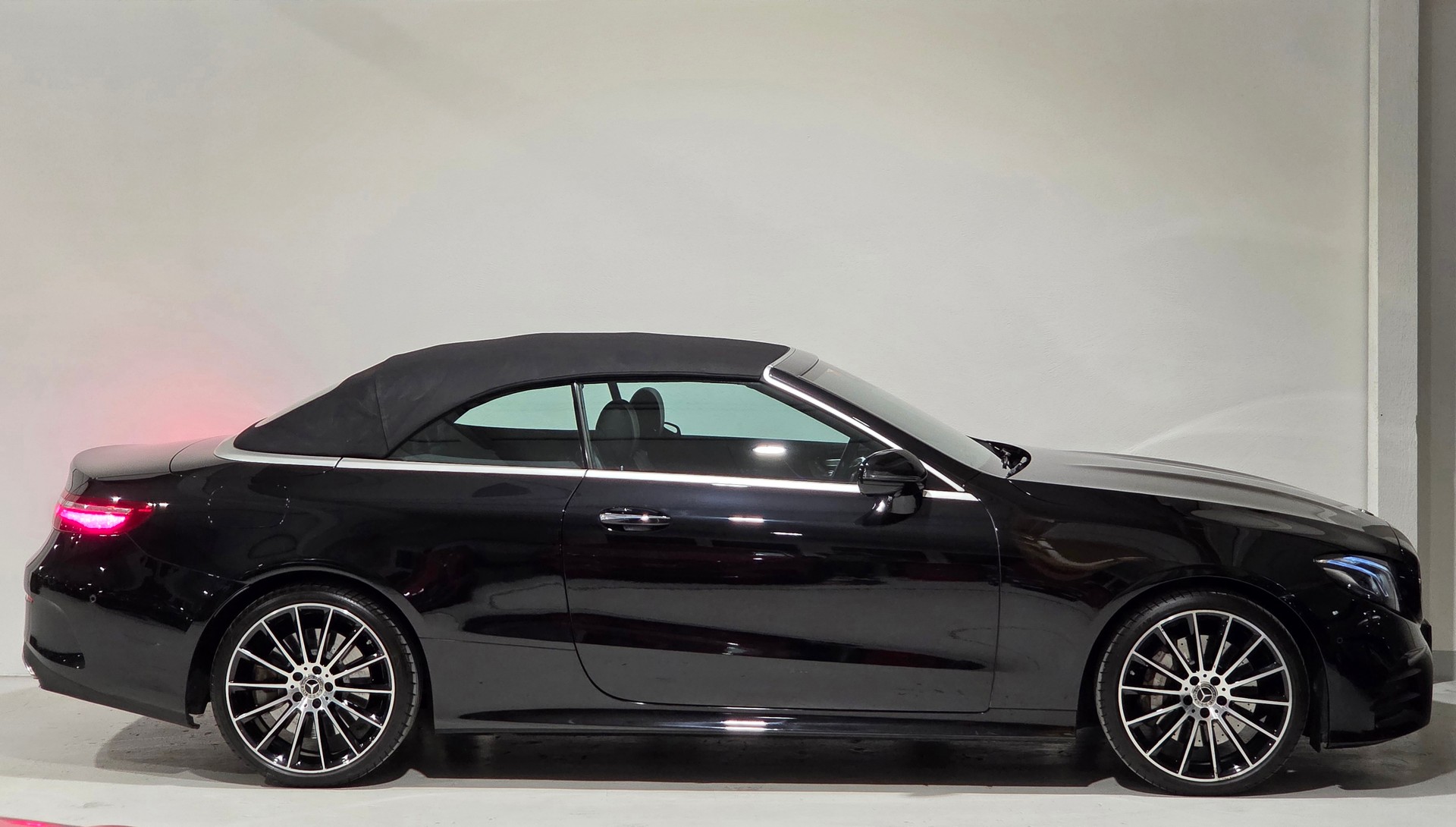 MERCEDES-BENZ E 400 Cabriolet AMG Line 4 Matic 9G-Tronic-image-29