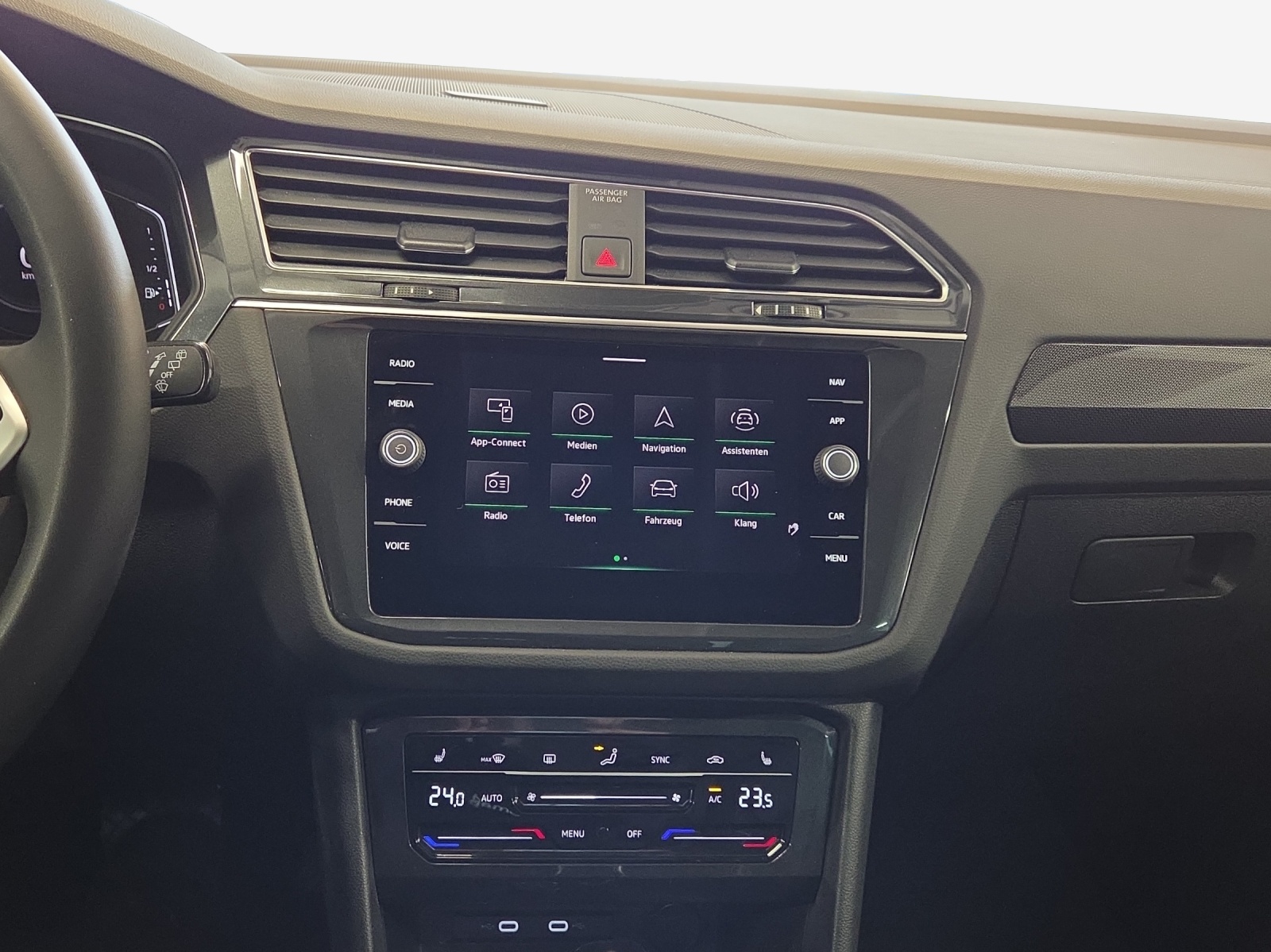 VW Tiguan 2.0 TDI SCR Elegance 4Motion DSG-image-10