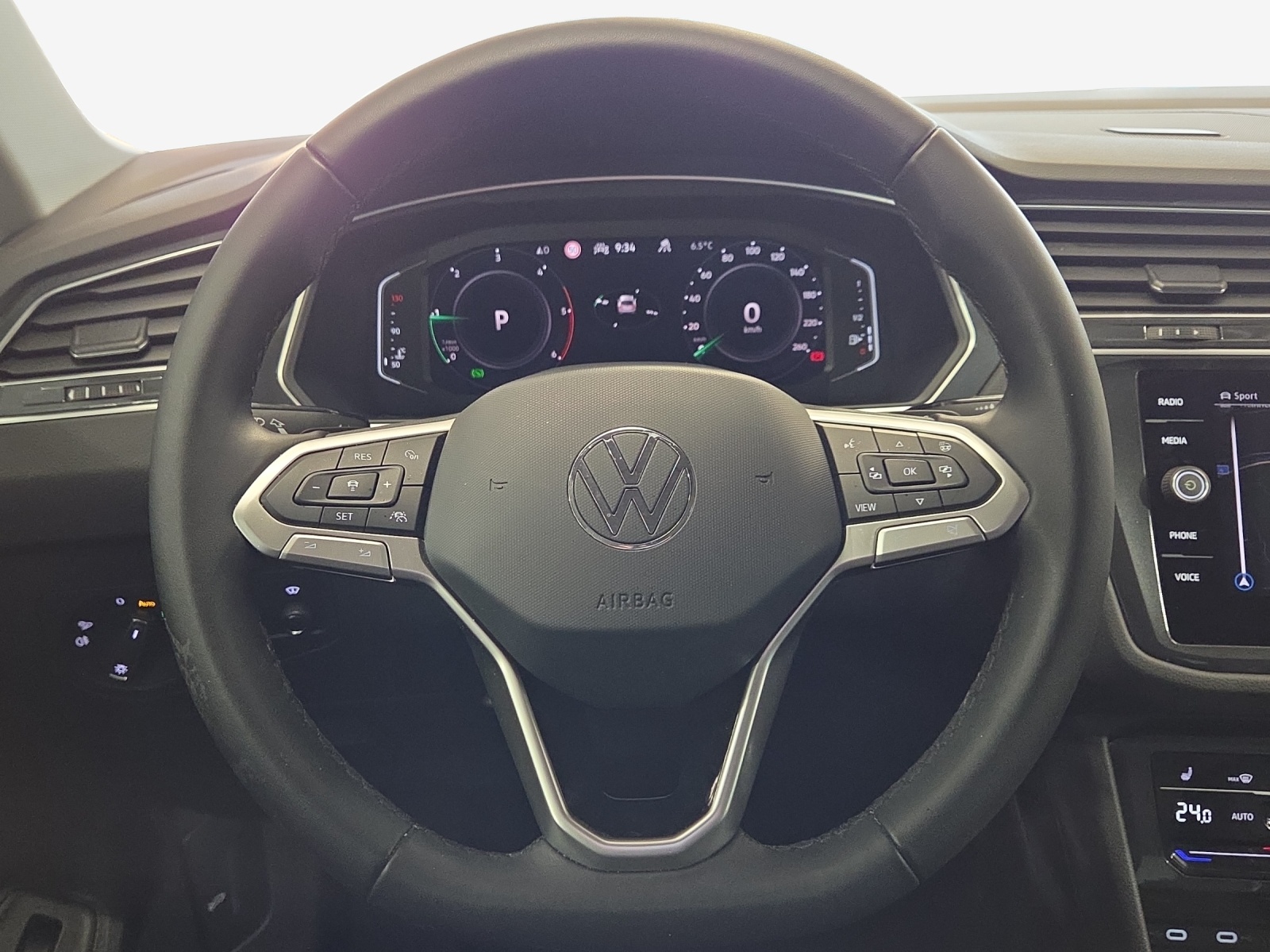 VW Tiguan 2.0 TDI SCR Elegance 4Motion DSG-image-9