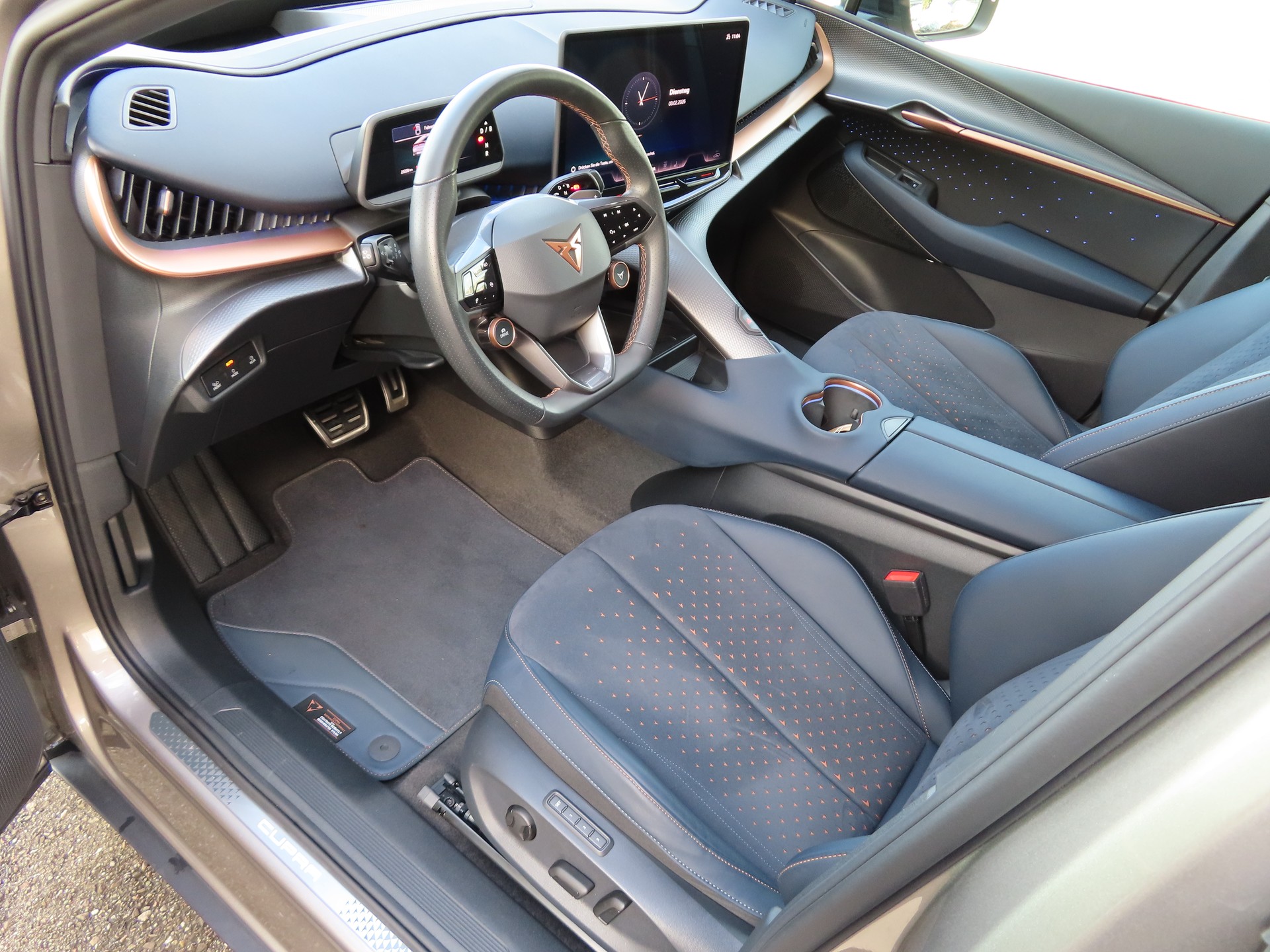 CUPRA Tavascan Type 9 77 kWh VZ Adrenaline-image-6