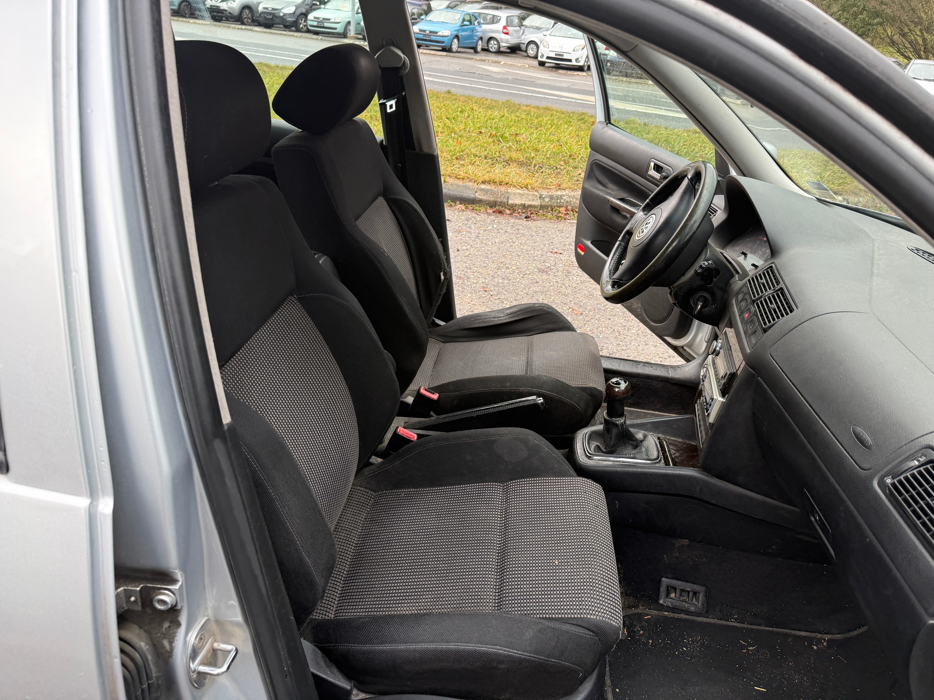 VW Golf 1.8 T GTI-image-9