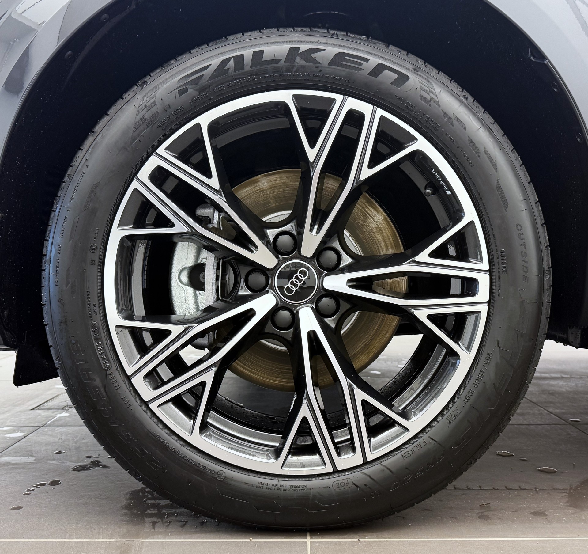 AUDI Q3 Sportback e-hybrid 200 kW S tronig-image-2