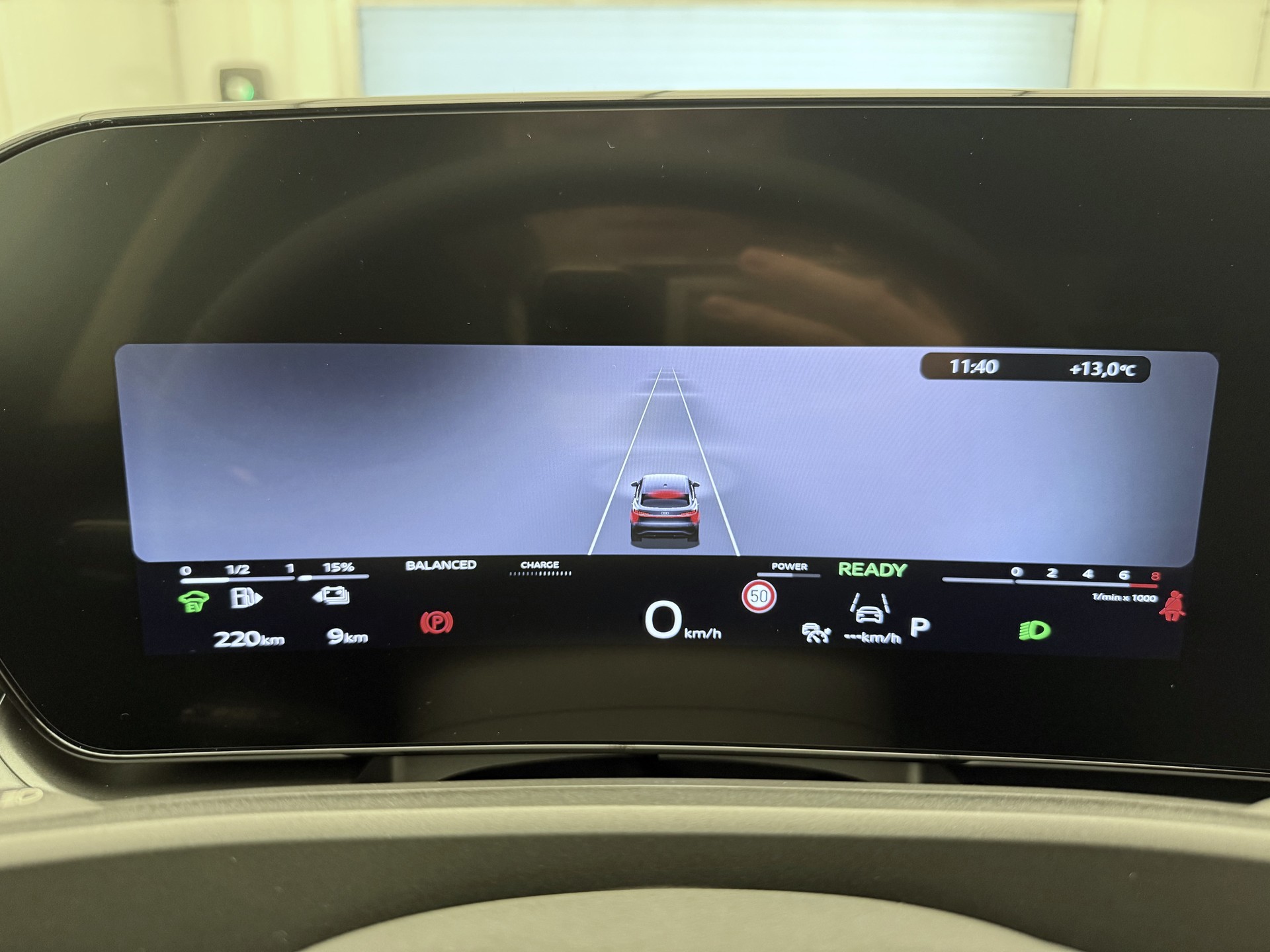 AUDI Q3 Sportback e-hybrid 200 kW S tronig-image-9