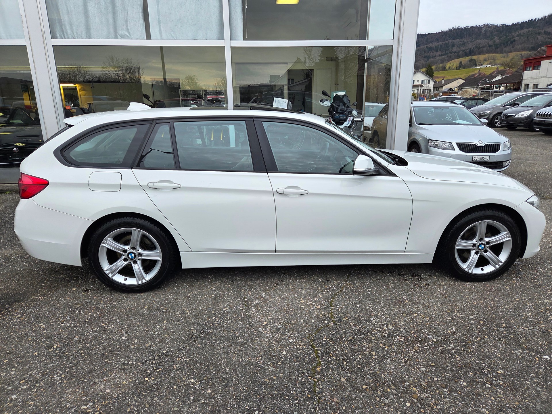BMW 320d xDrive Touring Steptronic-image-6