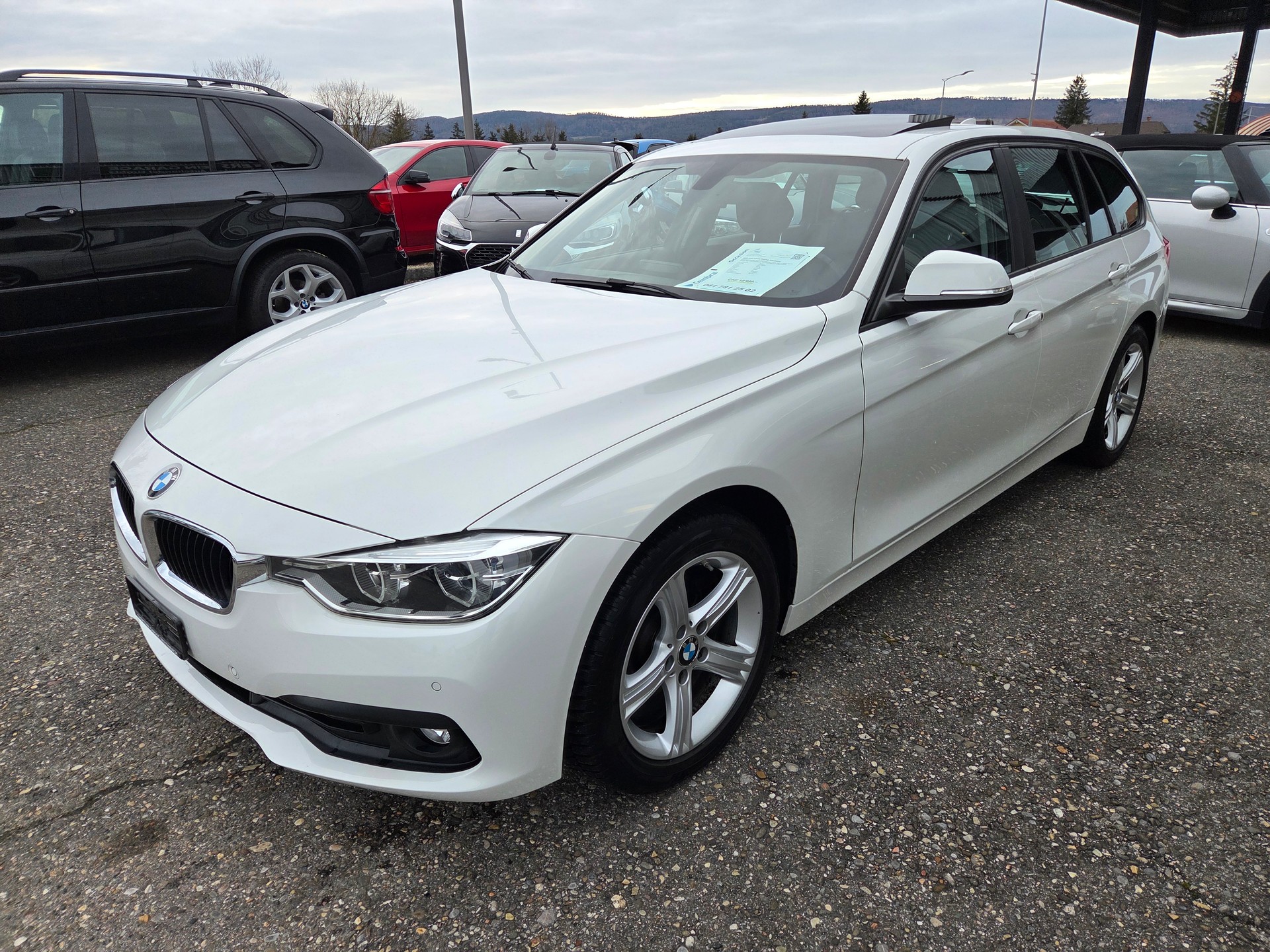 BMW 320d xDrive Touring Steptronic-image-2