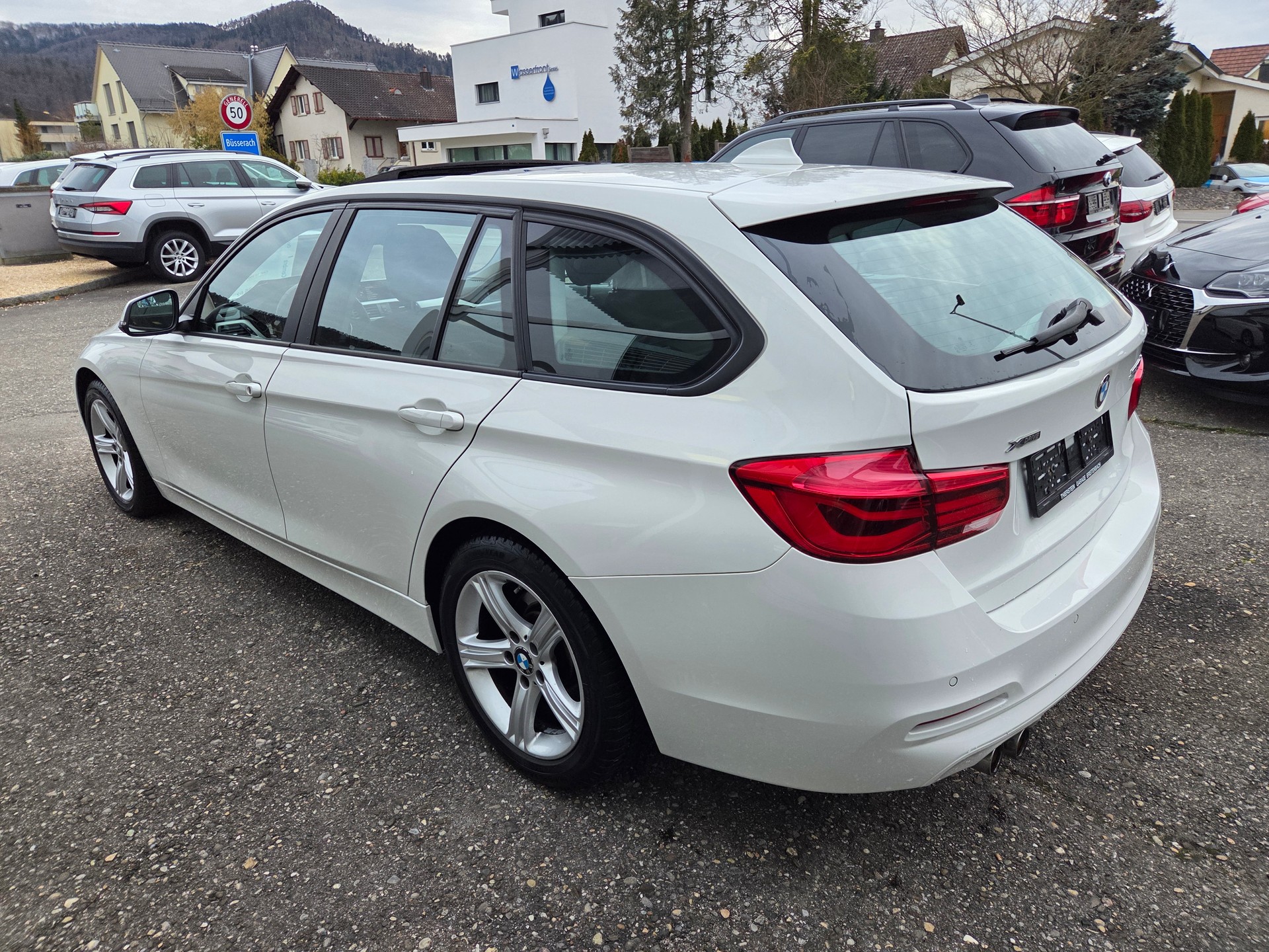 BMW 320d xDrive Touring Steptronic-image-3