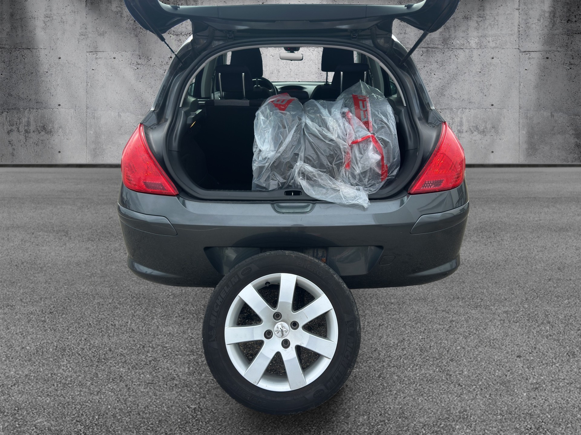 PEUGEOT 308 1.6 16V VTI Lion Edition-image-8