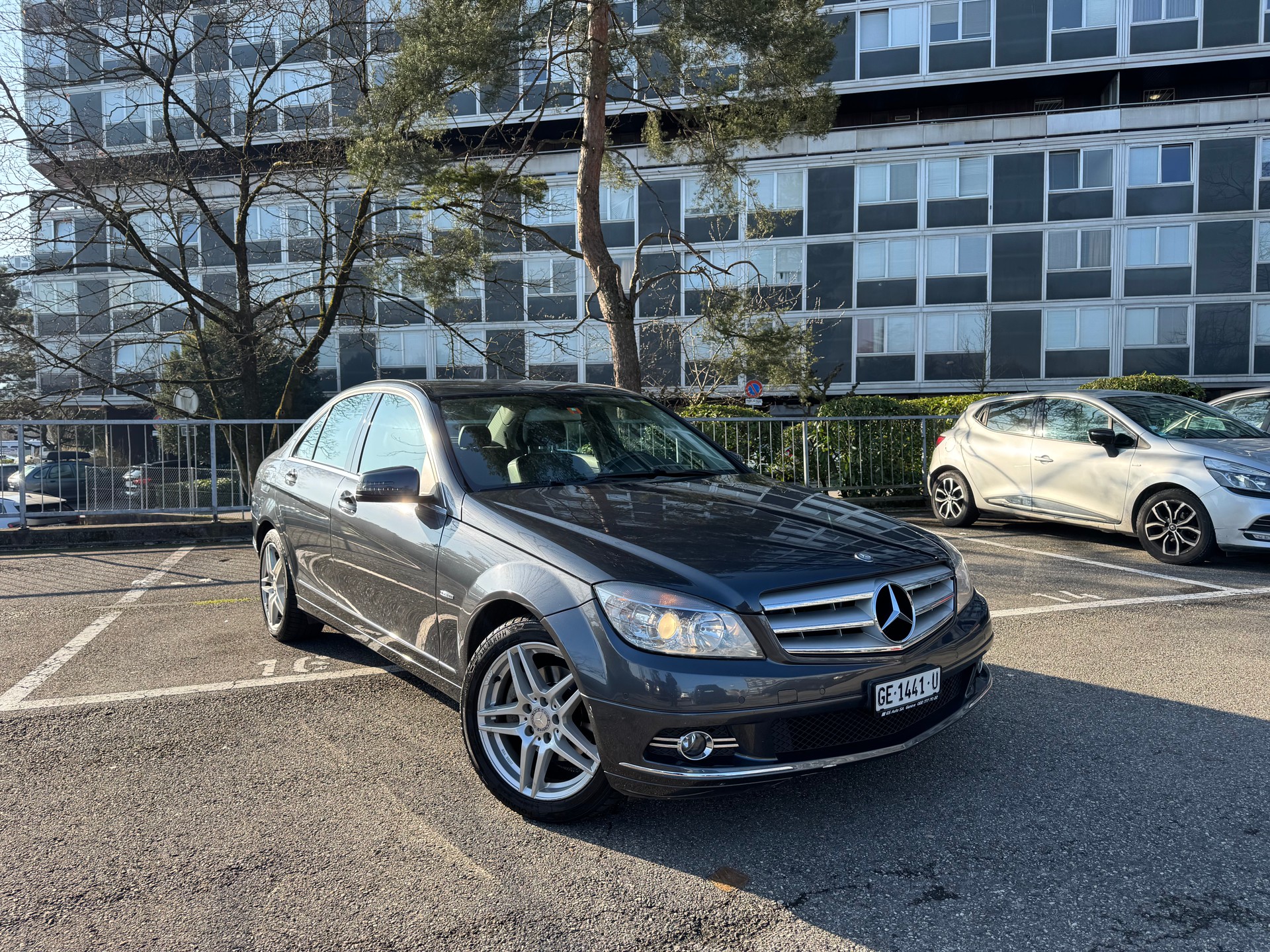 MERCEDES-BENZ C 220 CDI BlueEfficiency Automatic-image-1