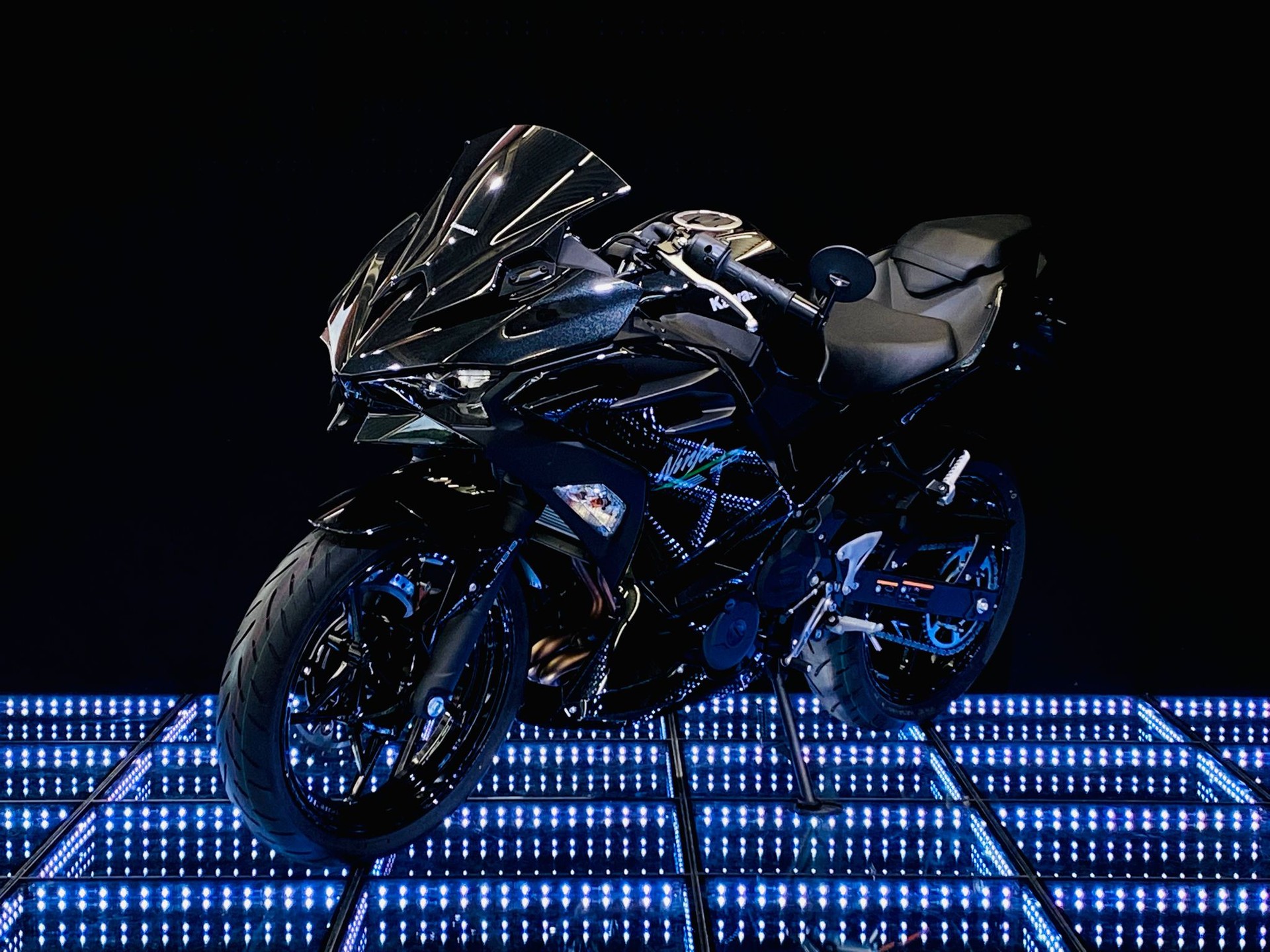 KAWASAKI Ninja 500-showroom-element-1