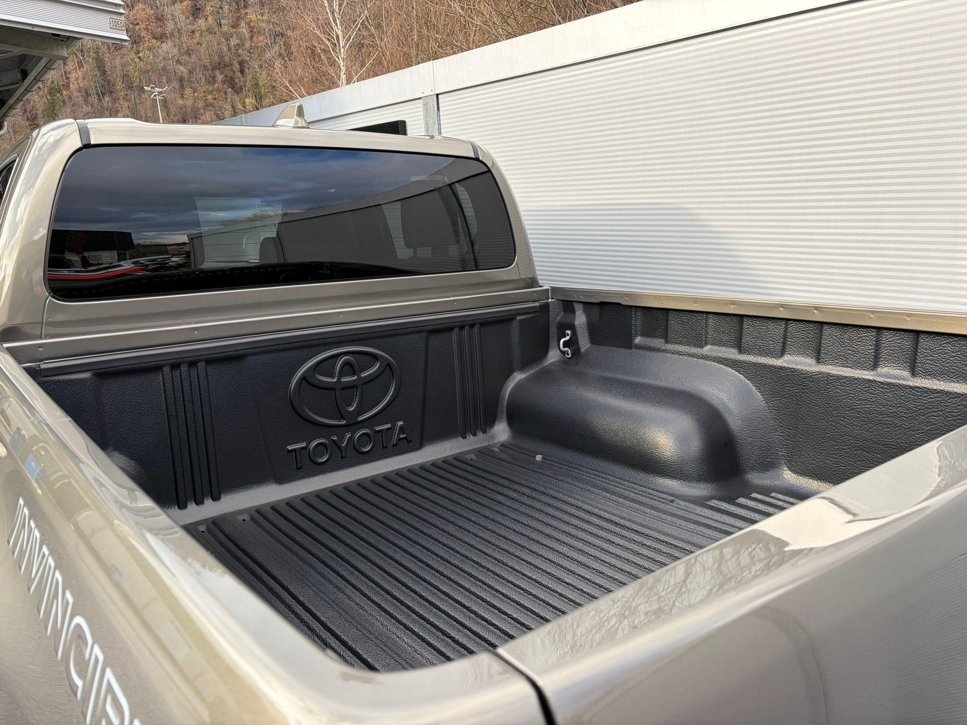TOYOTA Hilux Double Cab.-Pick-up 2.8 D-4D 204 Invincible MHEV-image-10