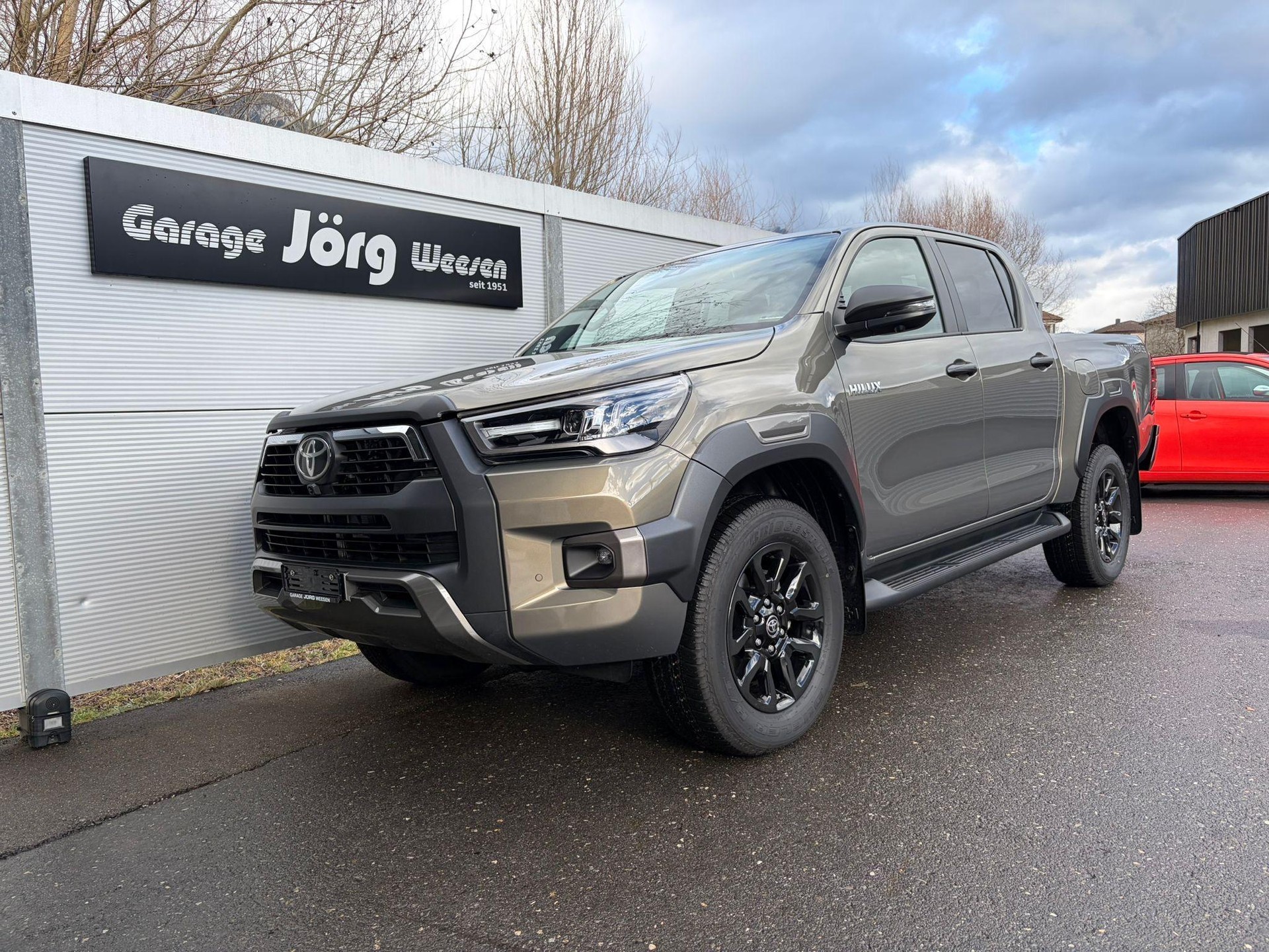 TOYOTA Hilux Double Cab.-Pick-up 2.8 D-4D 204 Invincible MHEV-image-0