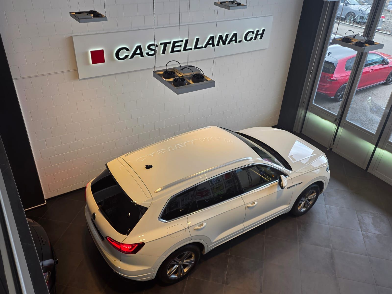 VW Touareg 3.0 TDI R Line Tiptronic-image-6