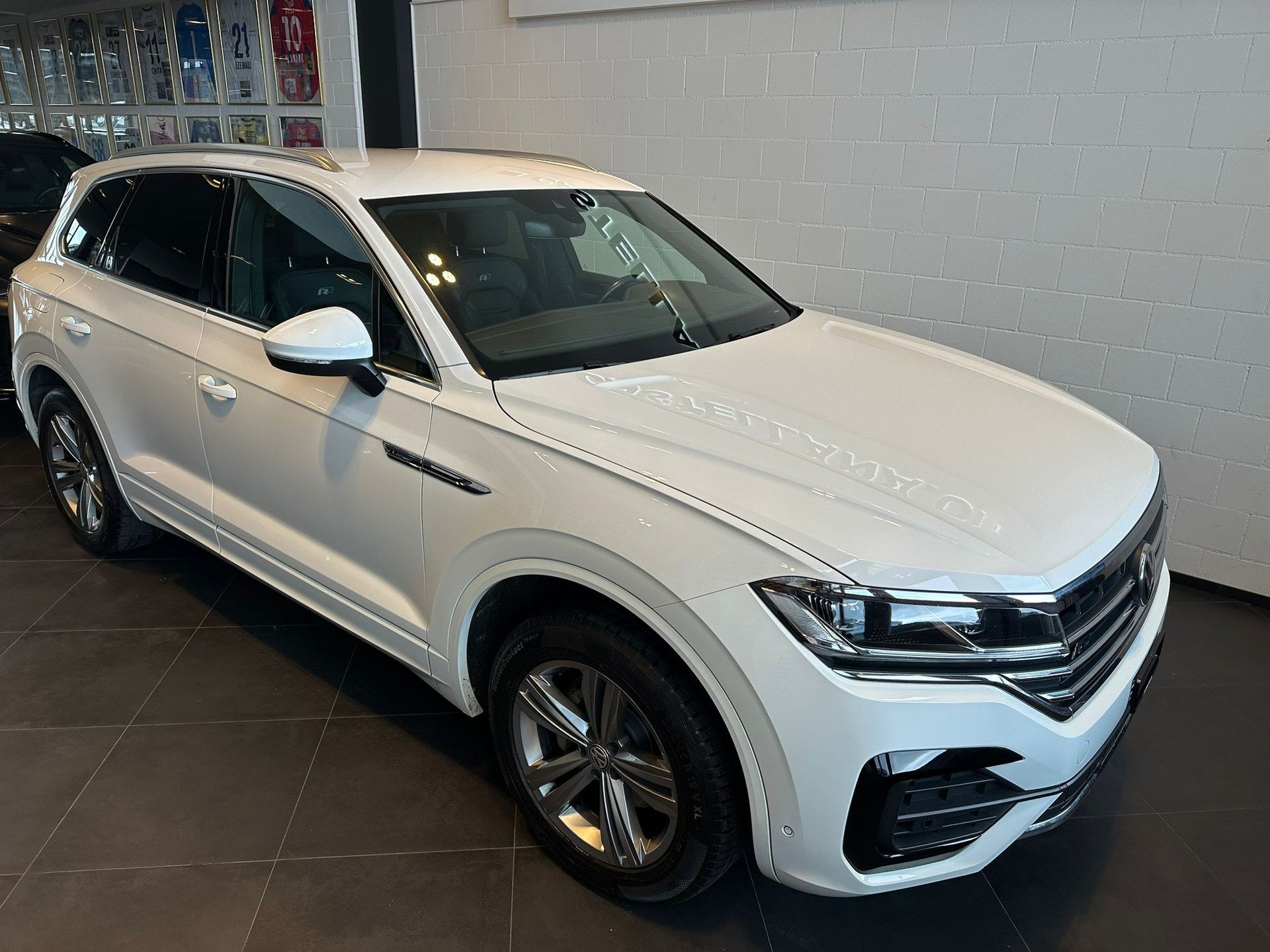 VW Touareg 3.0 TDI R Line Tiptronic-image-1