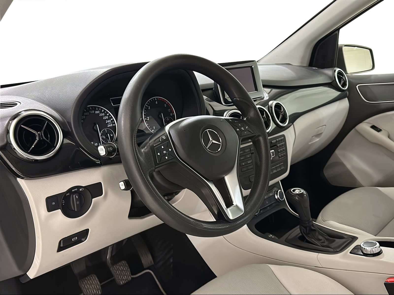 MERCEDES-BENZ B 180 CDI-image-1