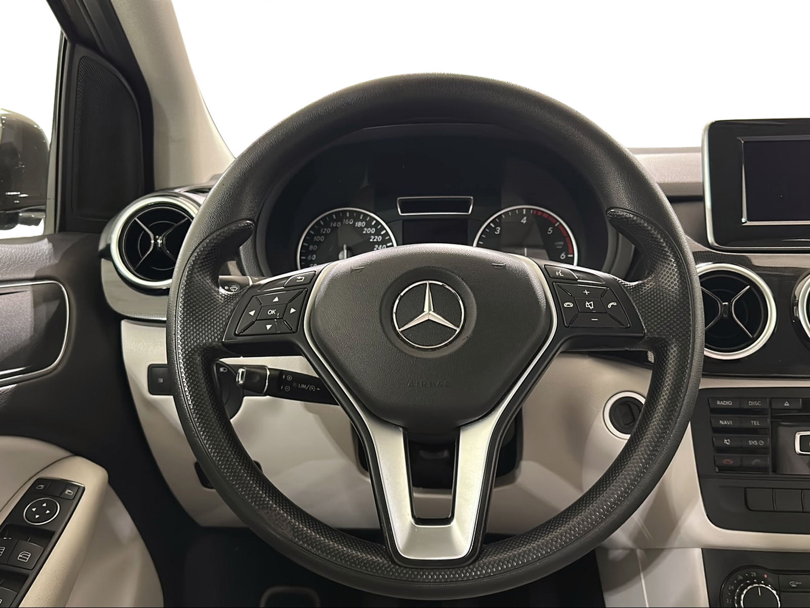 MERCEDES-BENZ B 180 CDI-image-19