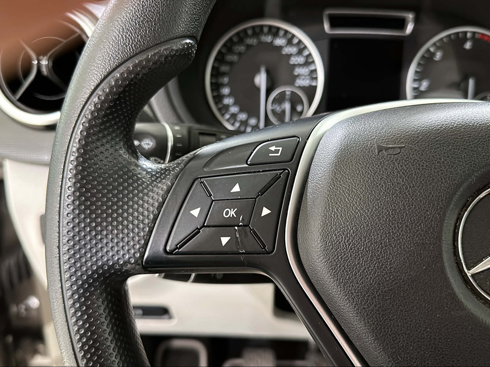 MERCEDES-BENZ B 180 CDI-image-21