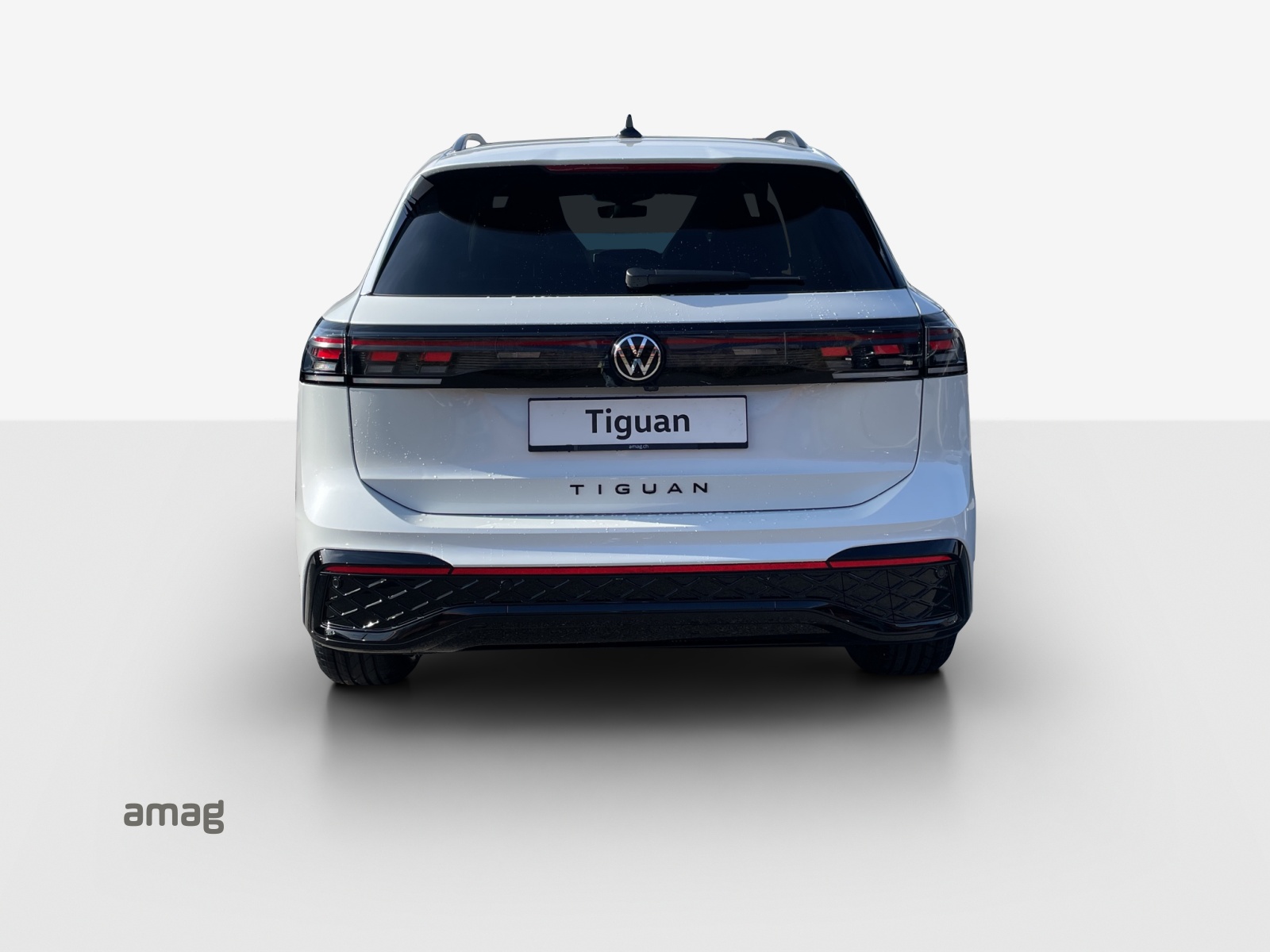 VW Tiguan 2.0 TSI DSG R-Line 4Motion-image-3