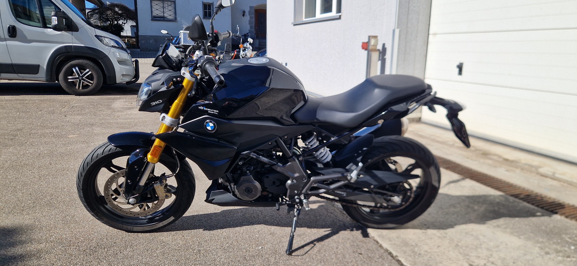 BMW G 310 R
