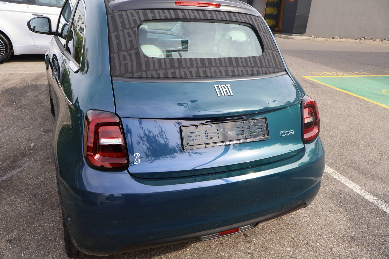 FIAT 500 Cabrio La Prima-image-3