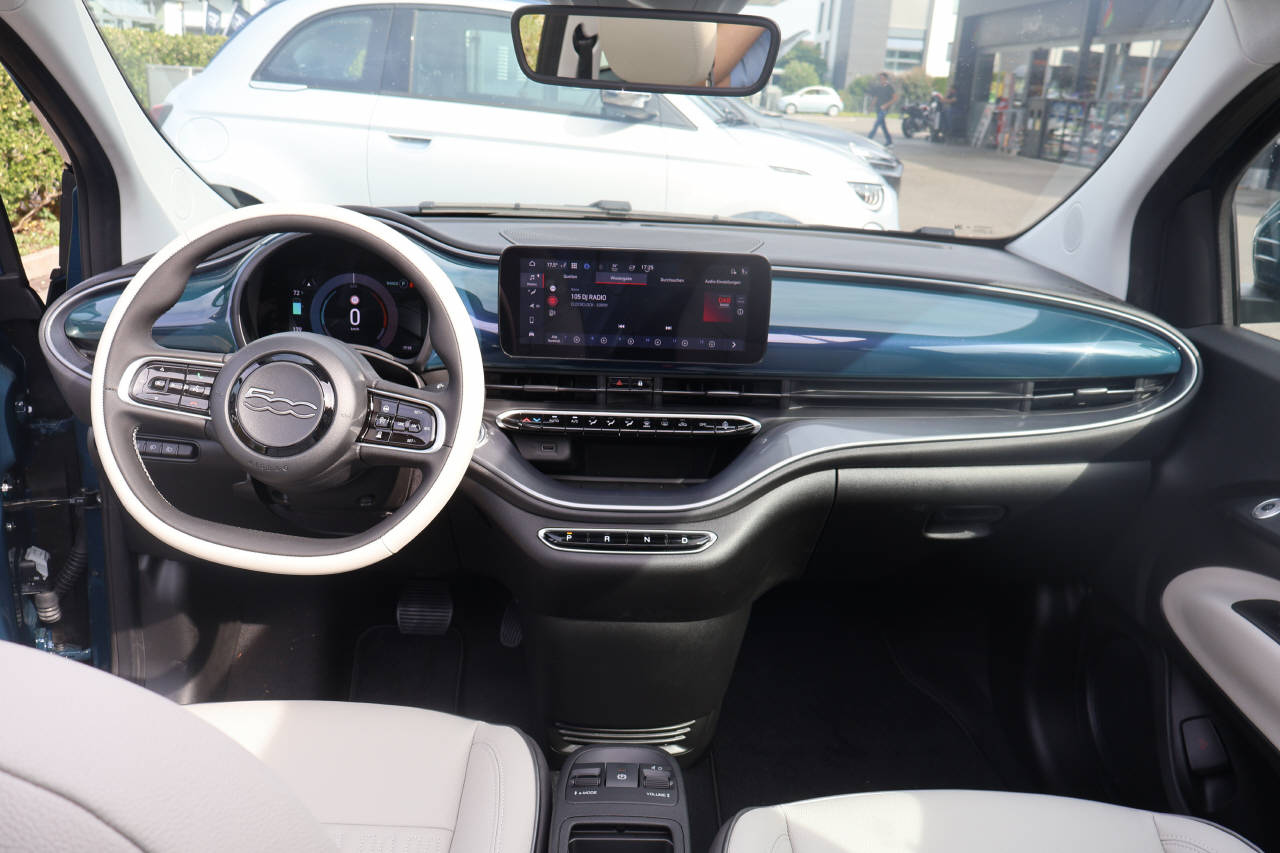FIAT 500 Cabrio La Prima-image-10