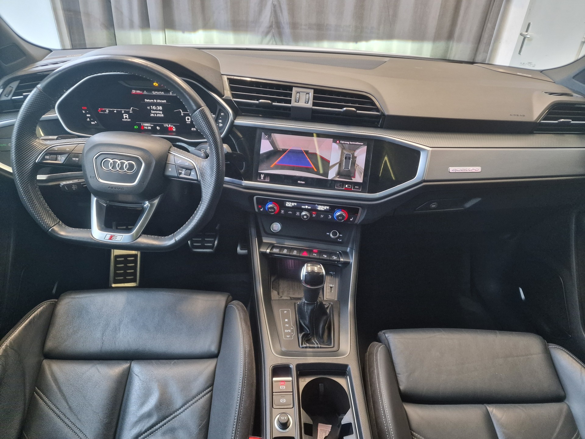 AUDI Q3 45 TFSI S line quattro S-tronic-image-8