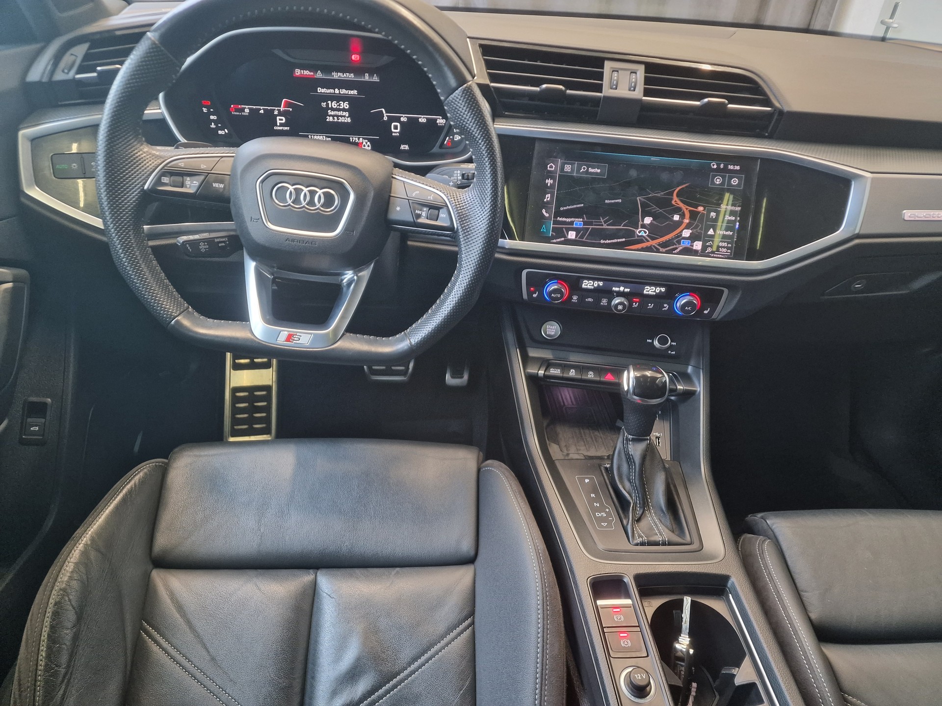 AUDI Q3 45 TFSI S line quattro S-tronic-image-9