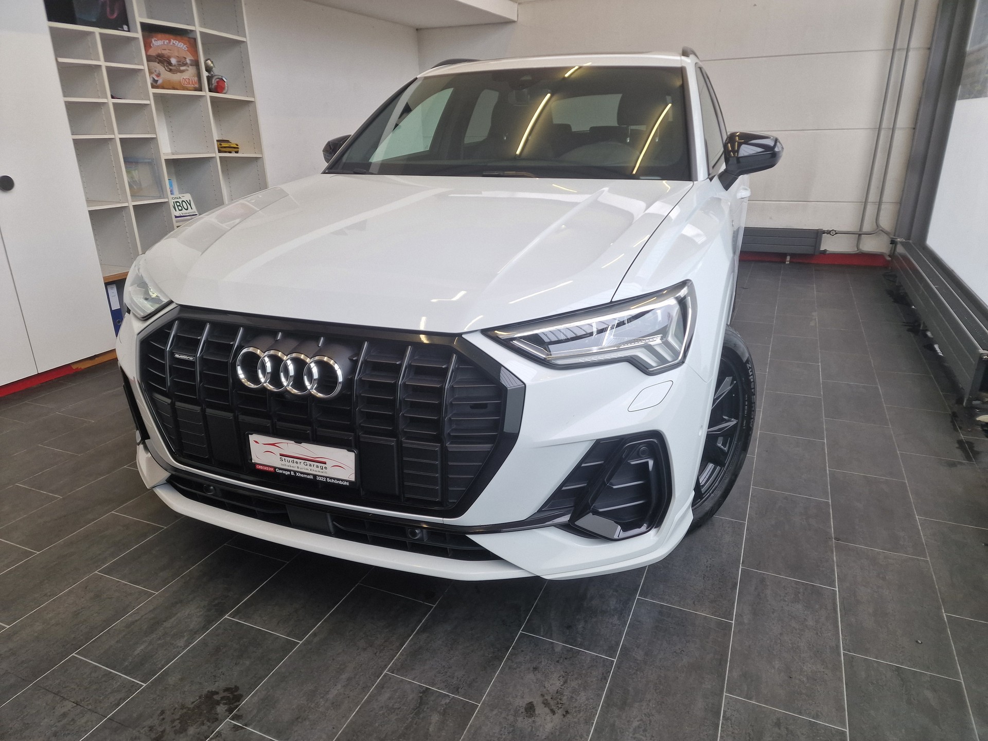 AUDI Q3 45 TFSI S line quattro S-tronic-image-2