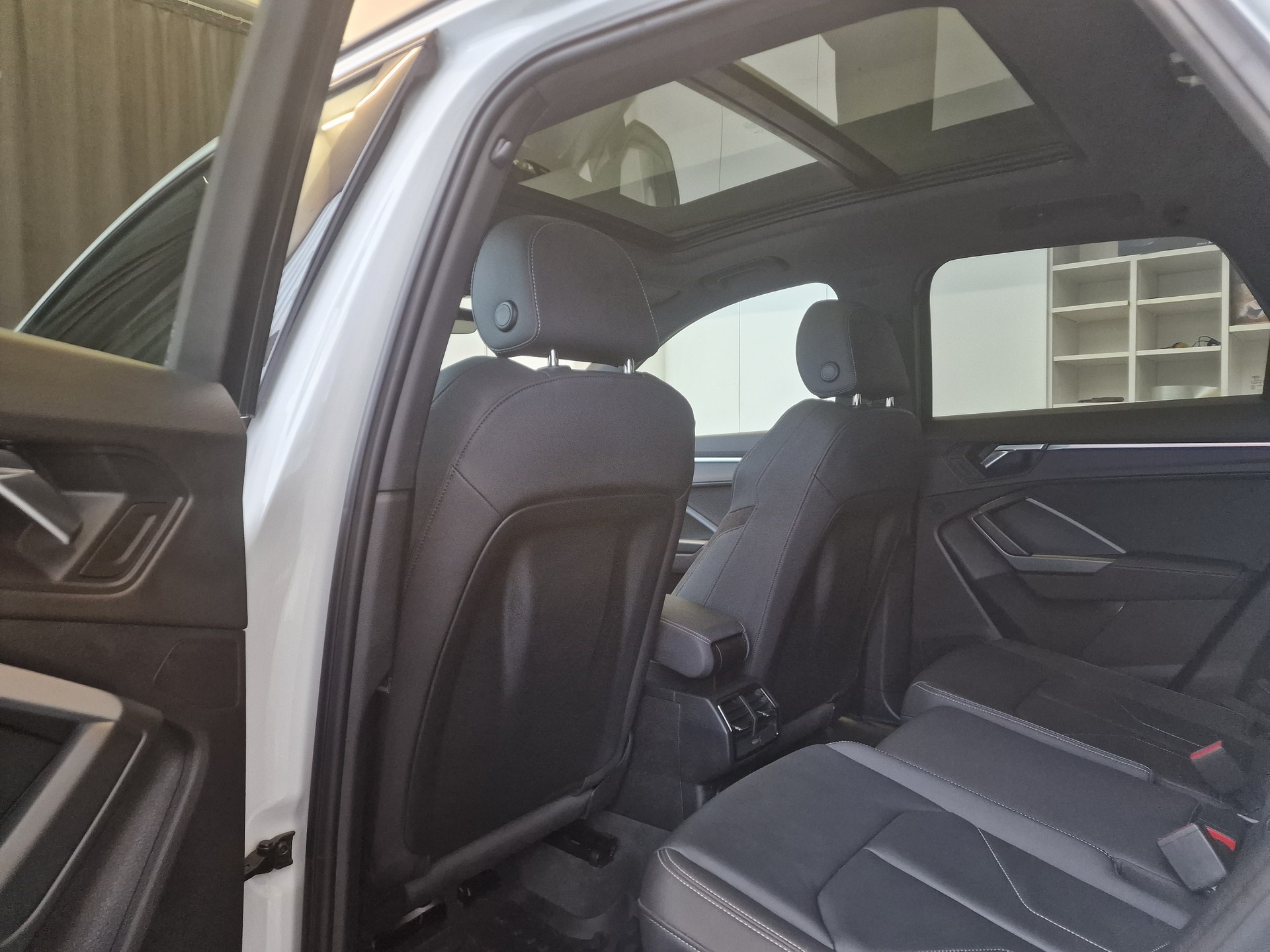 AUDI Q3 45 TFSI S line quattro S-tronic-image-15