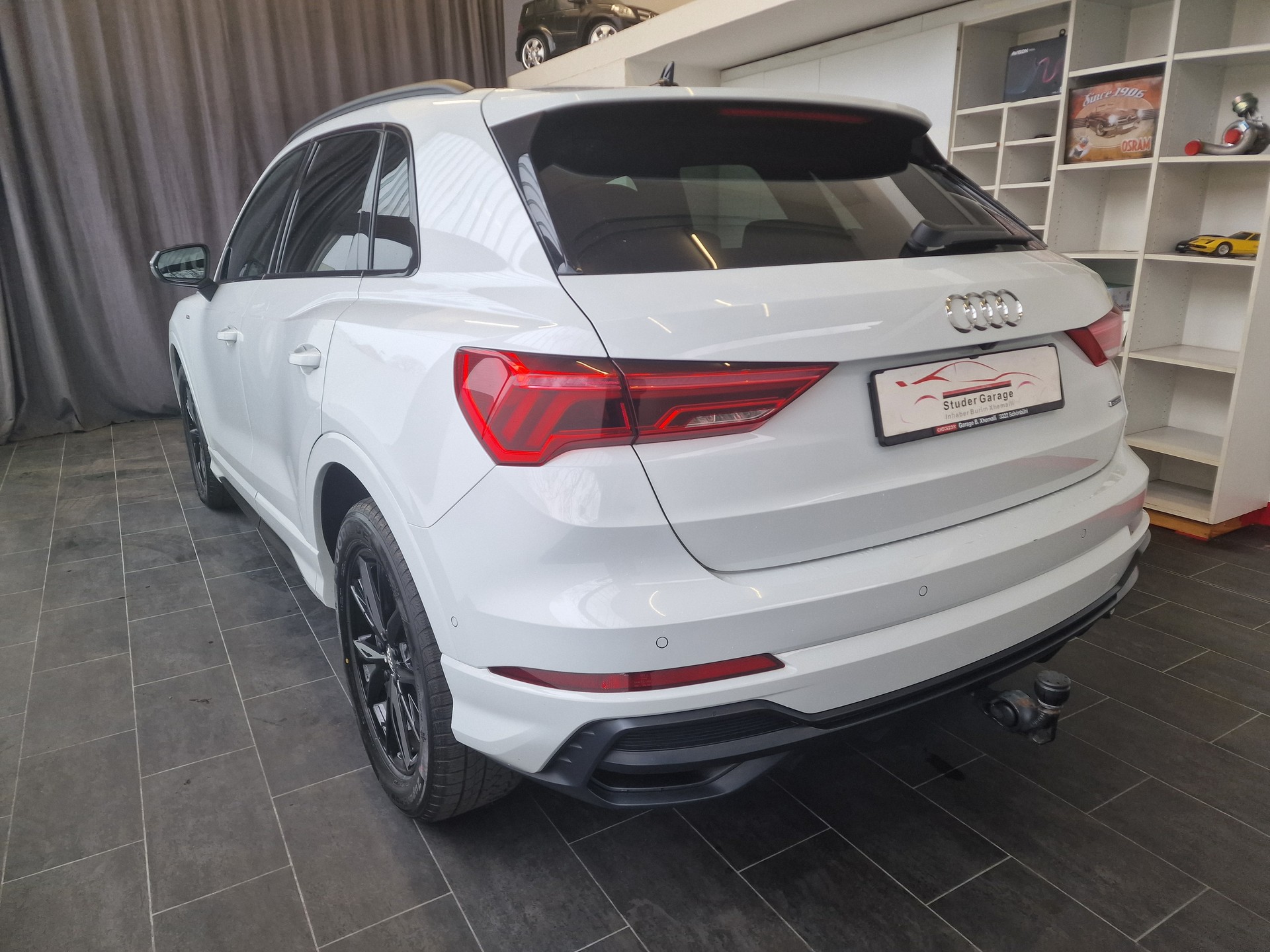 AUDI Q3 45 TFSI S line quattro S-tronic-image-5