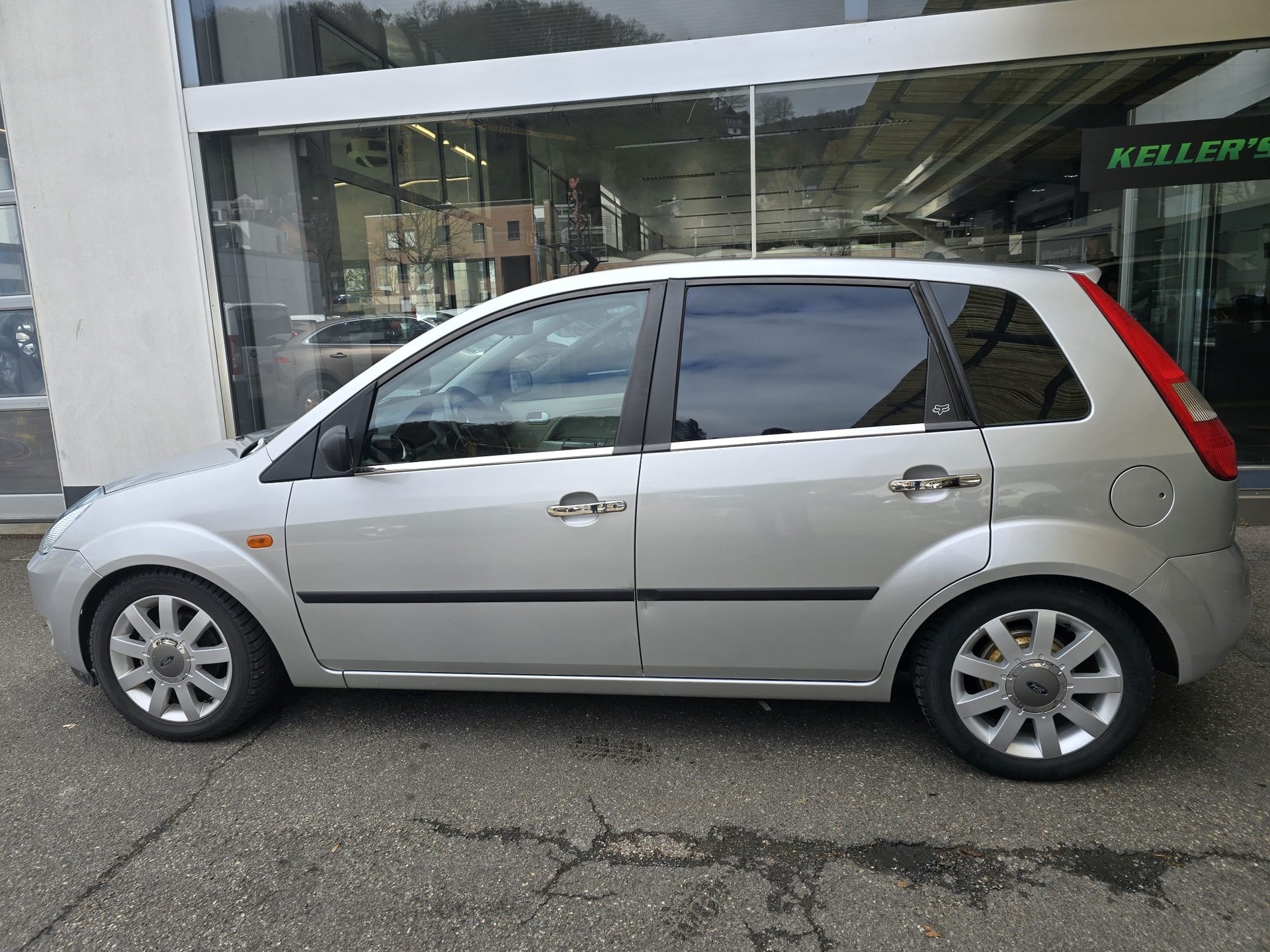 FORD Fiesta 1.4 16V Trend-image-6