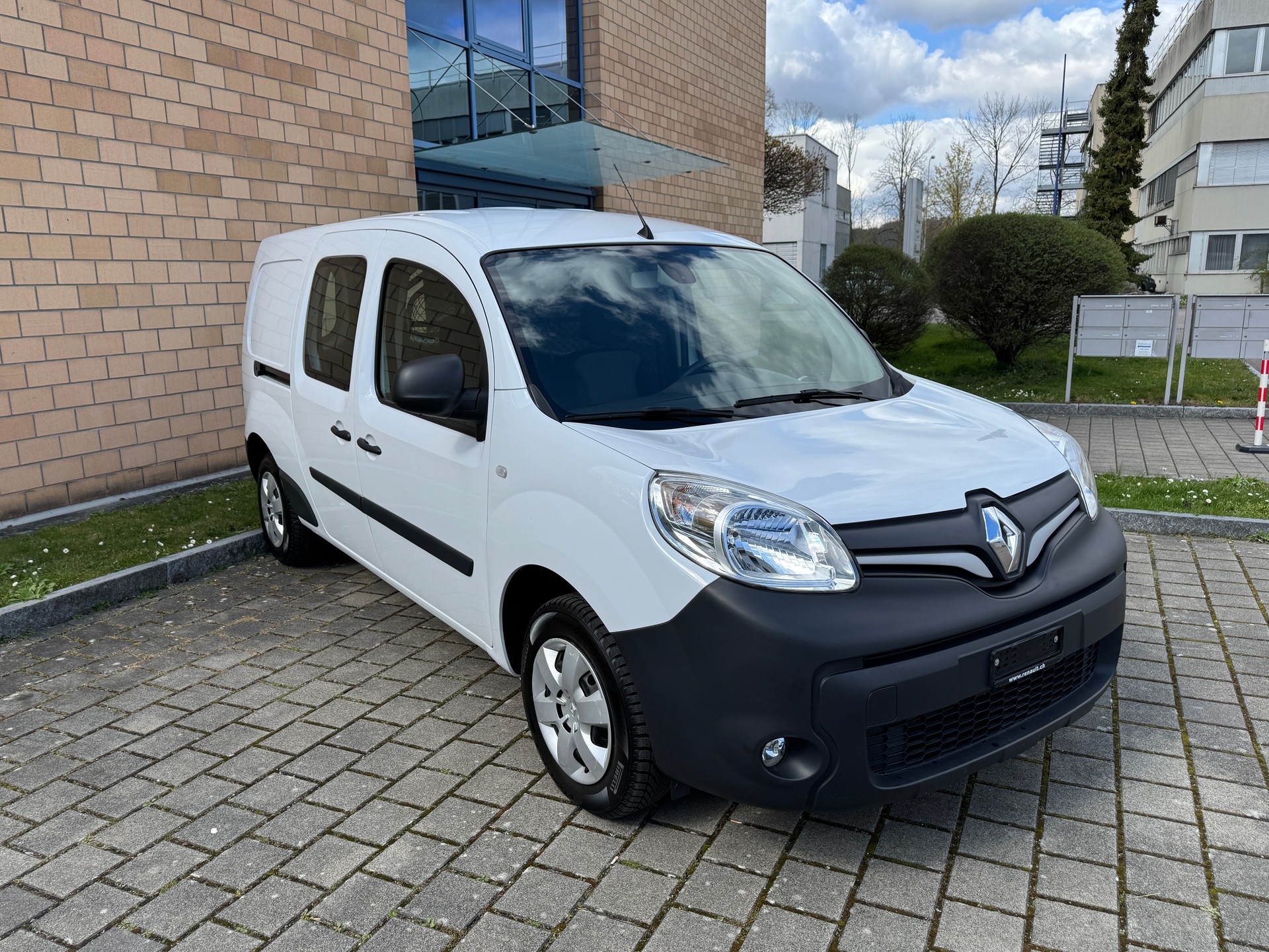RENAULT KANGOO MAXI-image-0