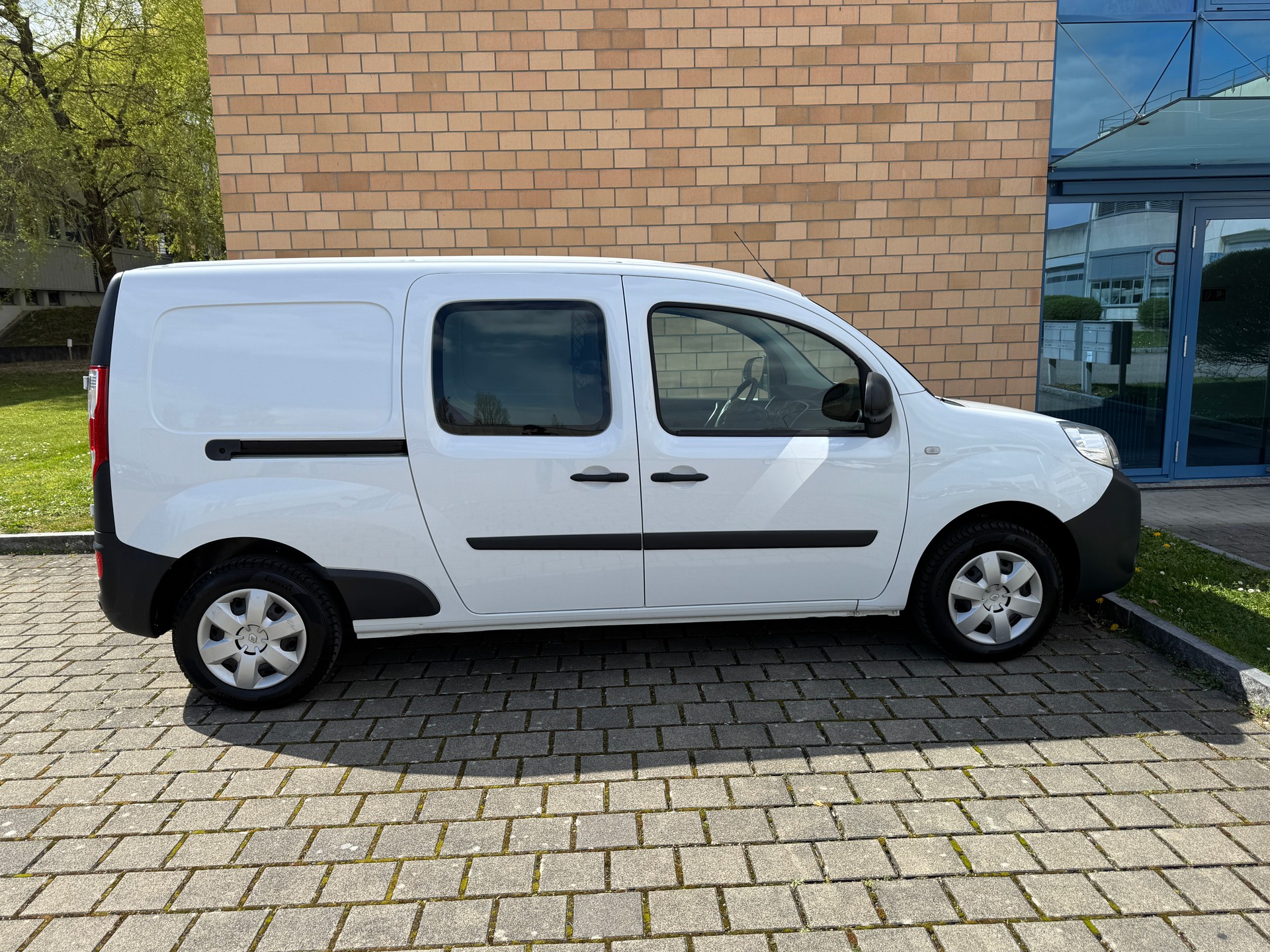 RENAULT KANGOO MAXI-image-12