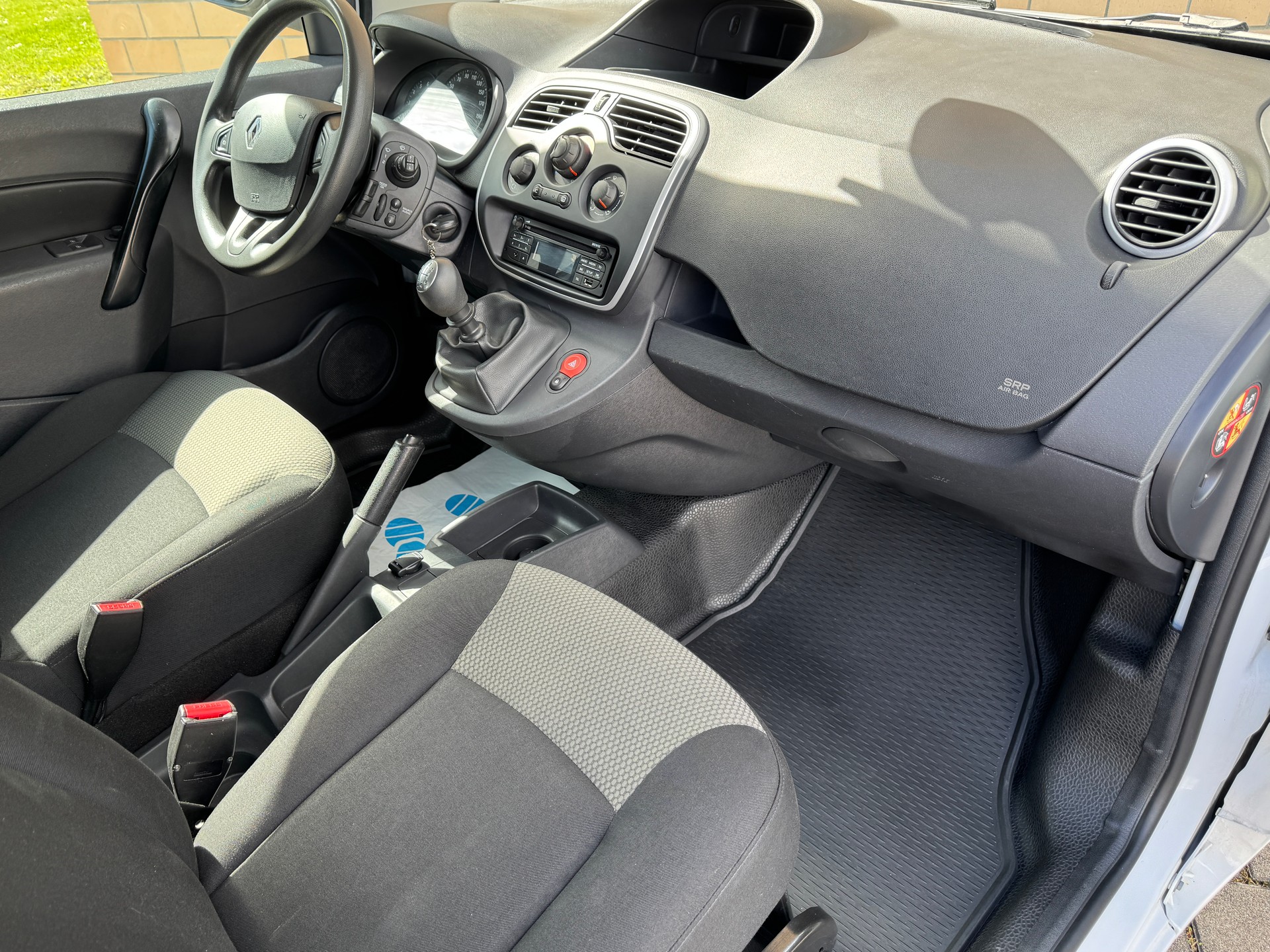 RENAULT KANGOO MAXI-image-9