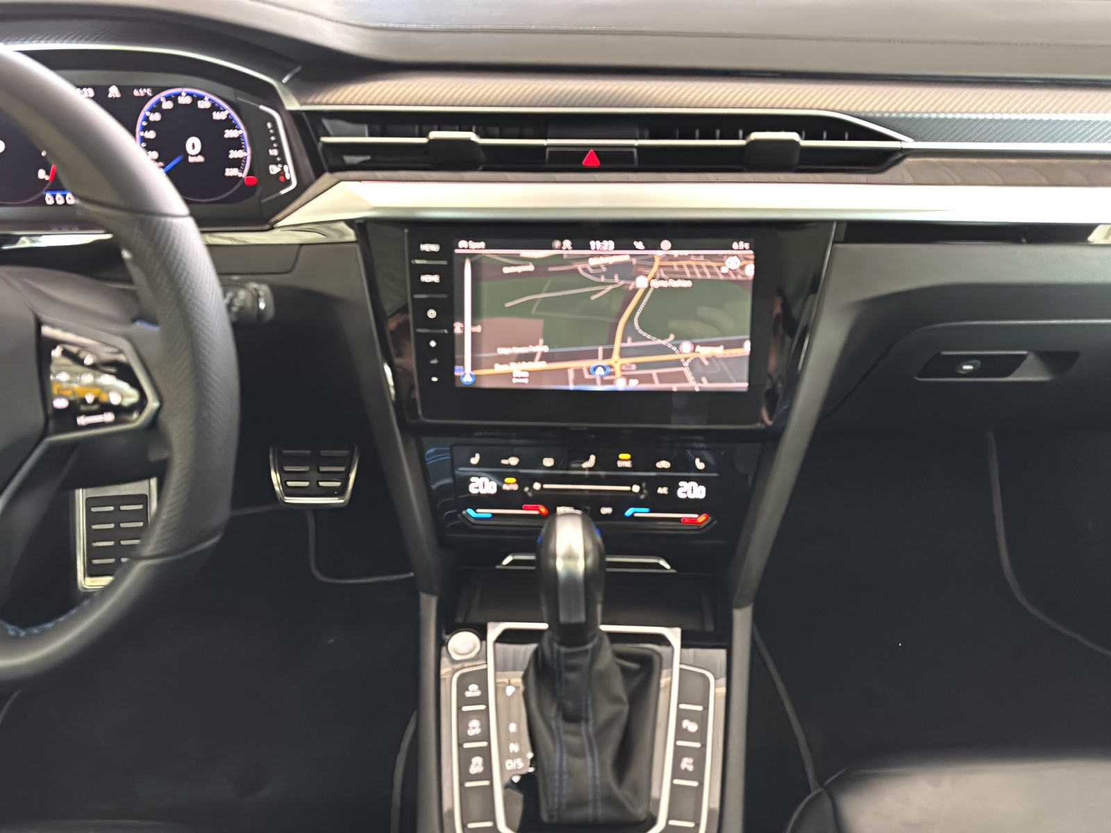 VW Arteon Shooting Brake 2.0 TSI R DSG 4m-image-5