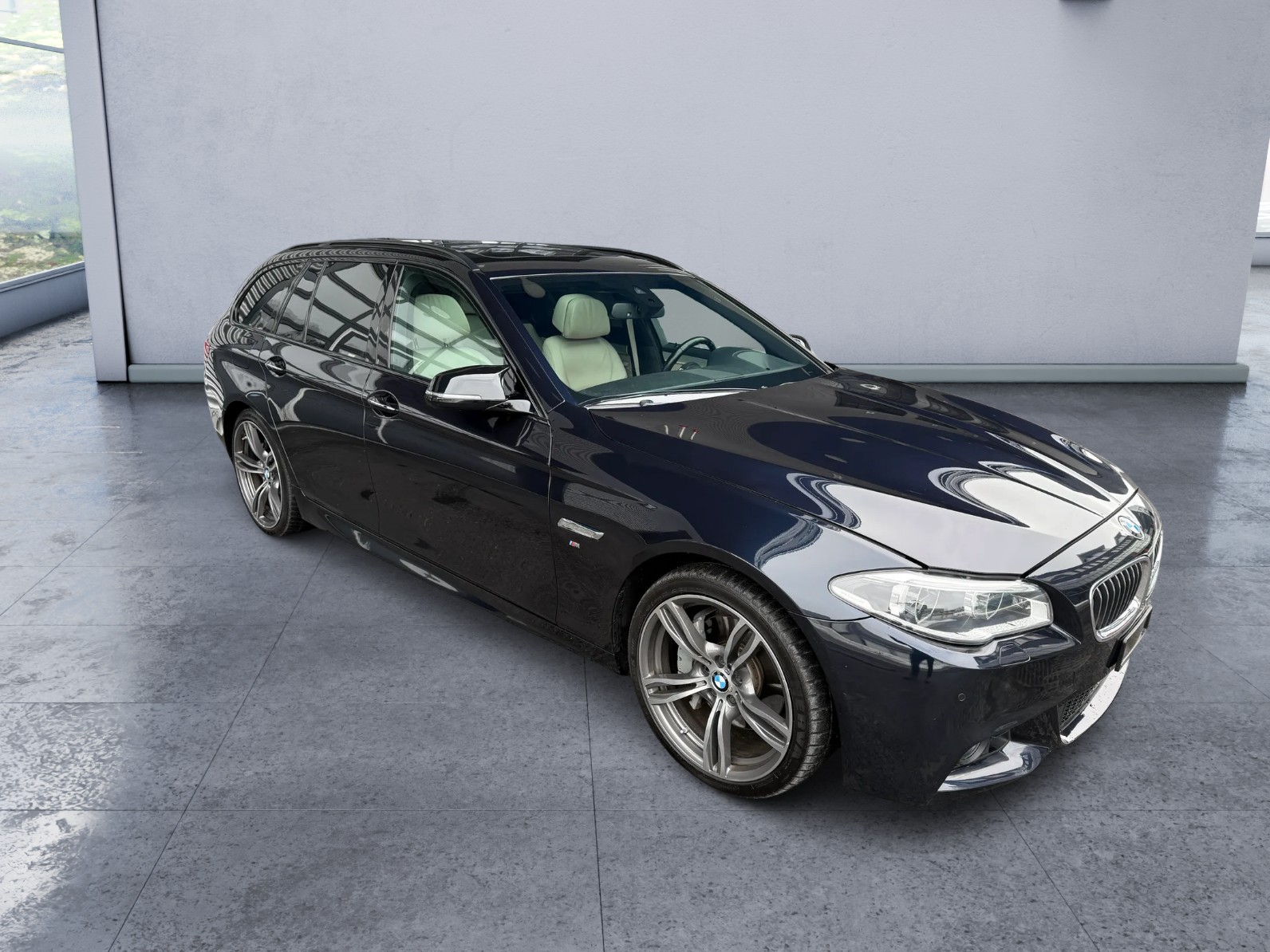 BMW 530d Touring xDrive M Sport-image-1
