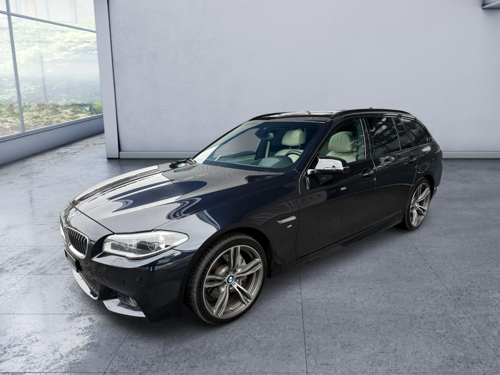 BMW 530d Touring xDrive M Sport-image-0