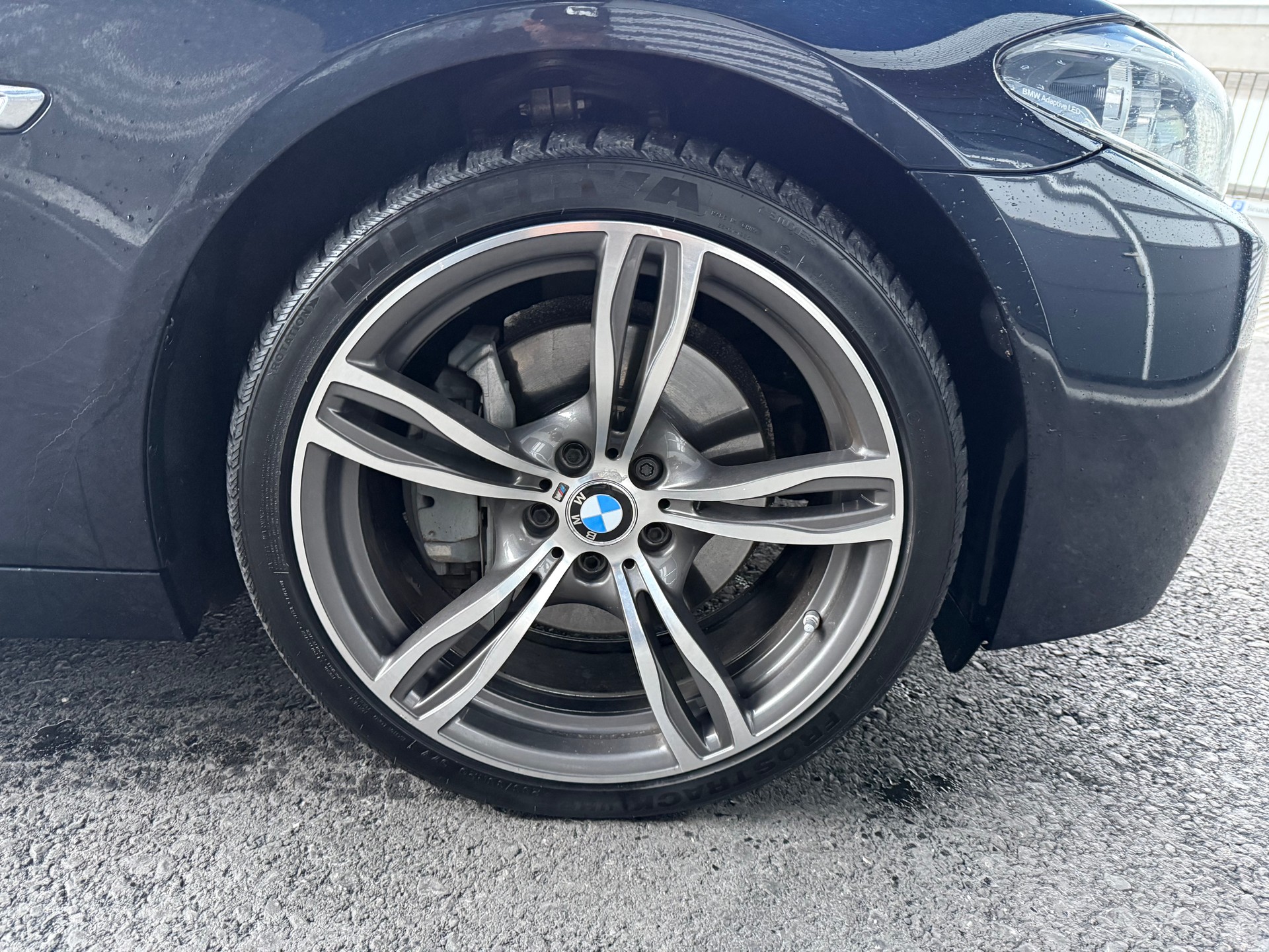 BMW 530d Touring xDrive M Sport-image-5