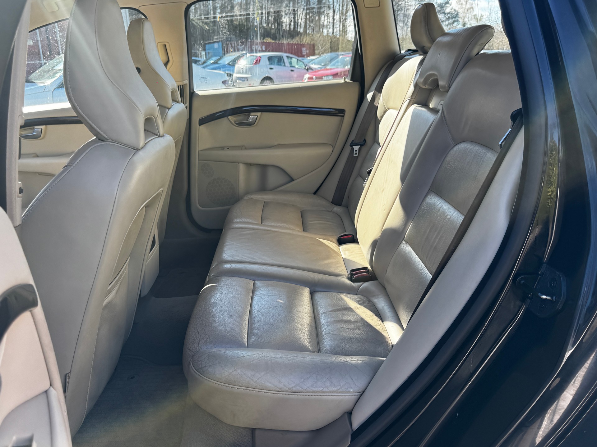 VOLVO V70 2.5T Flexifuel Momentum Geartronic-image-8
