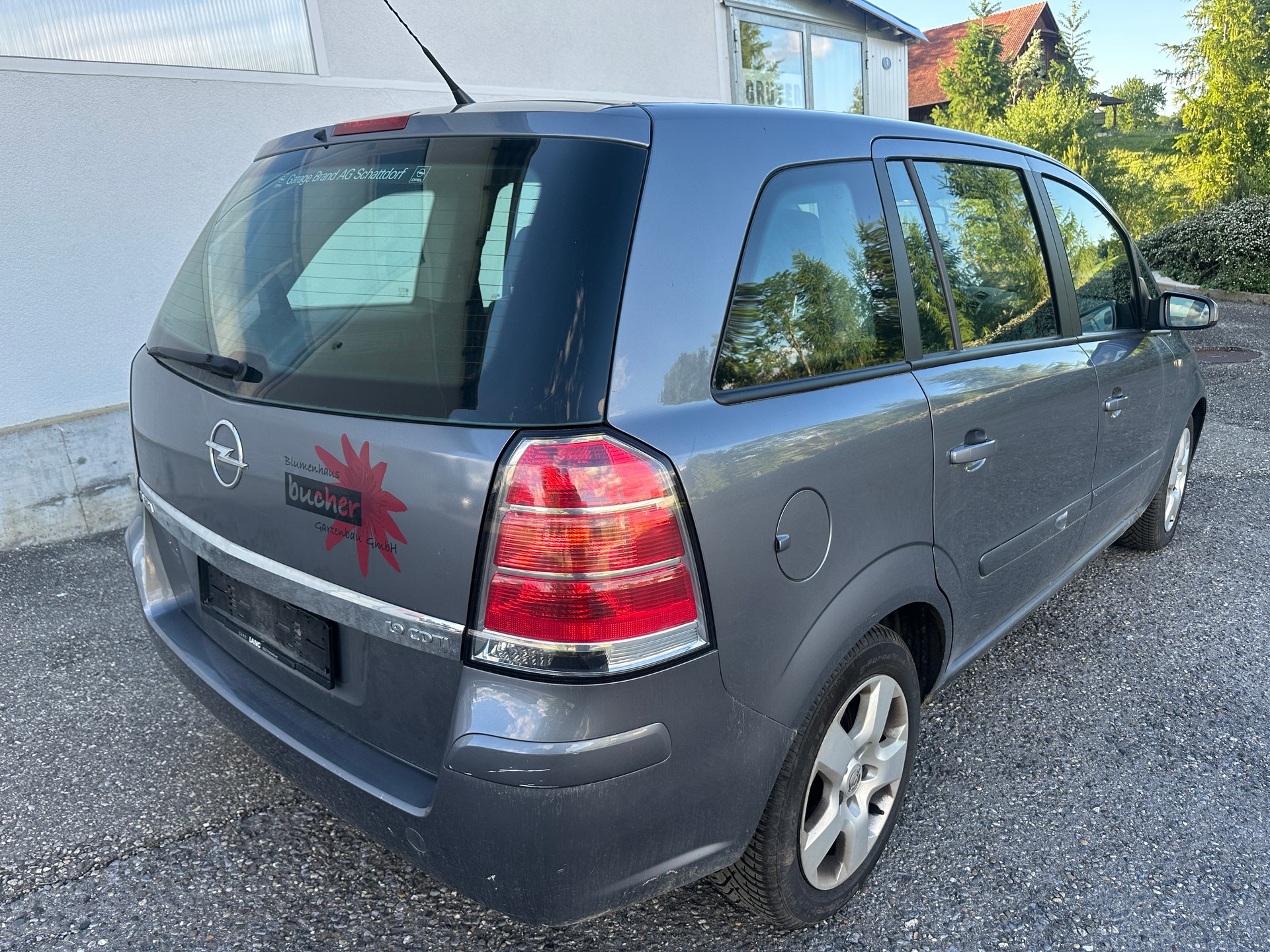 OPEL Zafira 1.9 CDTI (Essentia)-image-2