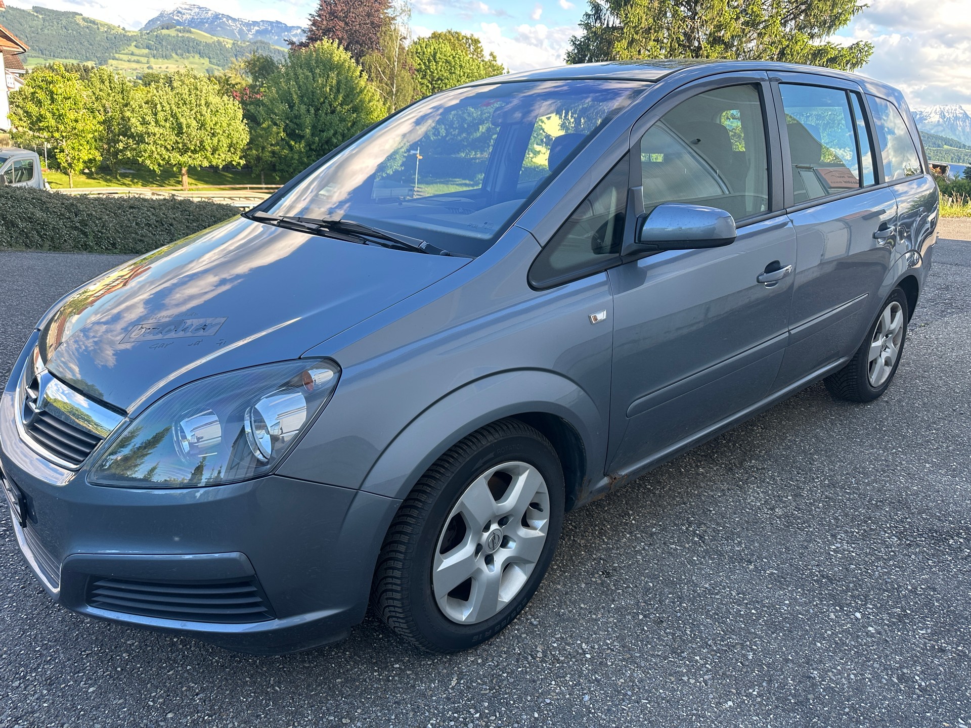 OPEL Zafira 1.9 CDTI (Essentia)-image-6