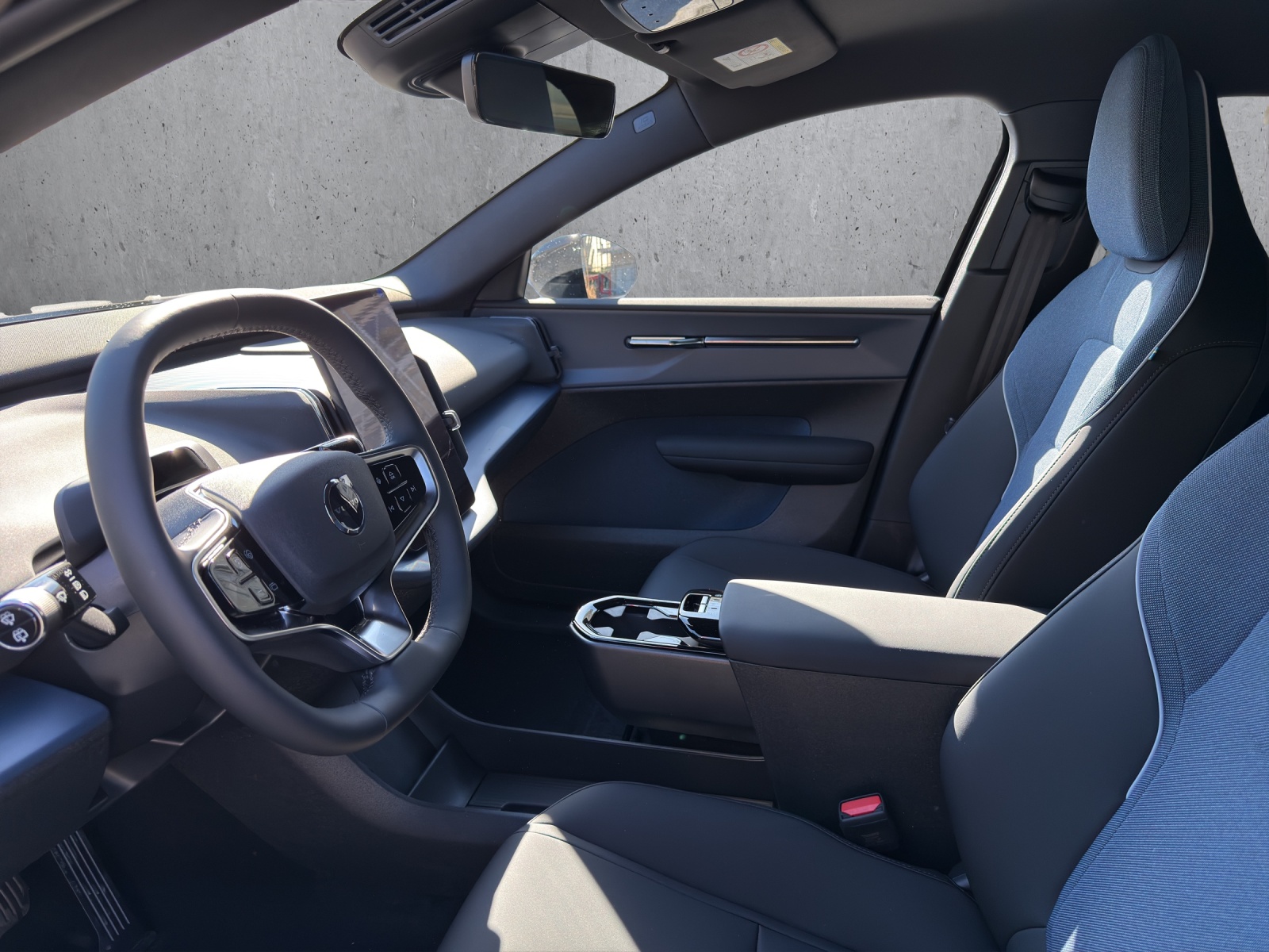 Image VOLVO EX-30 EX30 E60 69kWh Single Motor Extended Range Plus