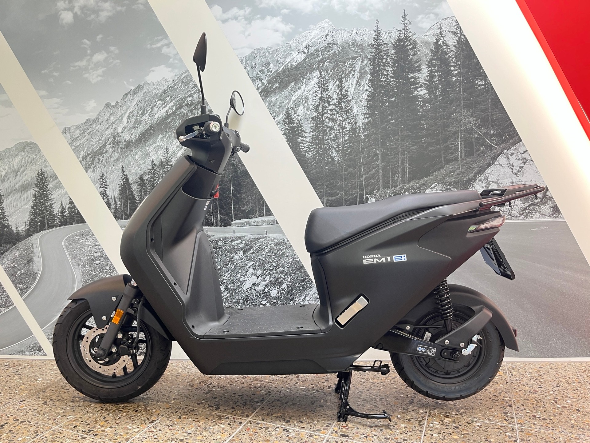 HONDA EM1-E-showroom-element-1
